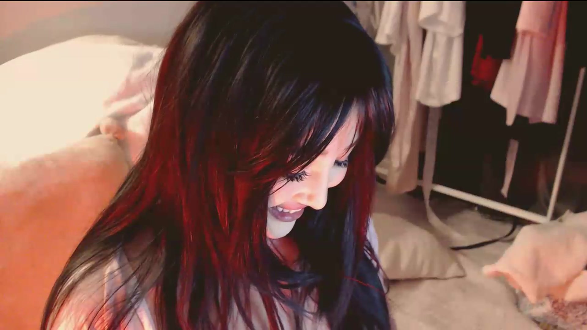 Gallery image thumbnail from SweetMelons's myfreecams stream on, 05/16/2026, 16:05 image 5 of 20