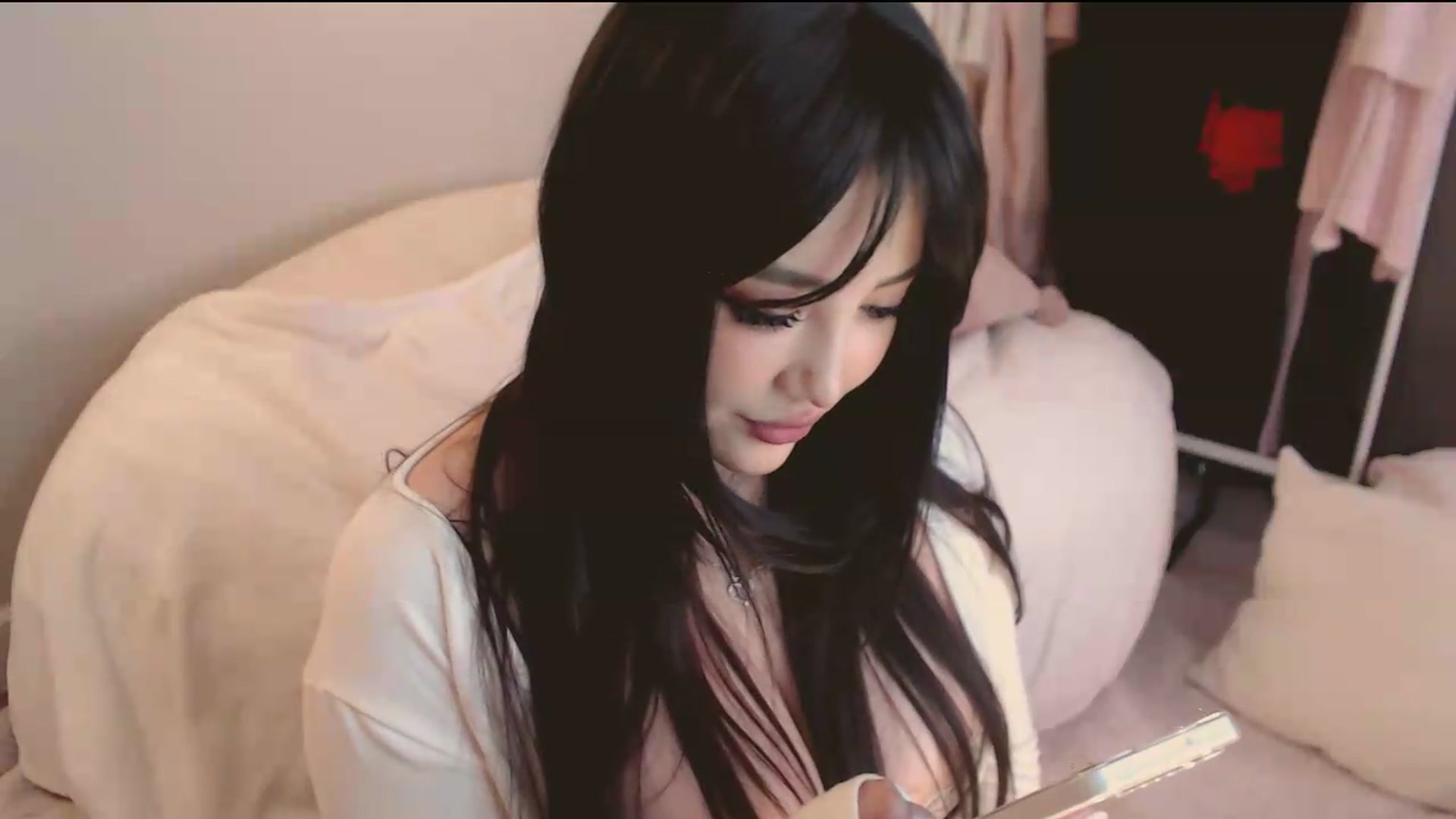 Gallery image thumbnail from SweetMelons's myfreecams stream on, 05/17/2026, 09:58 image 16 of 20