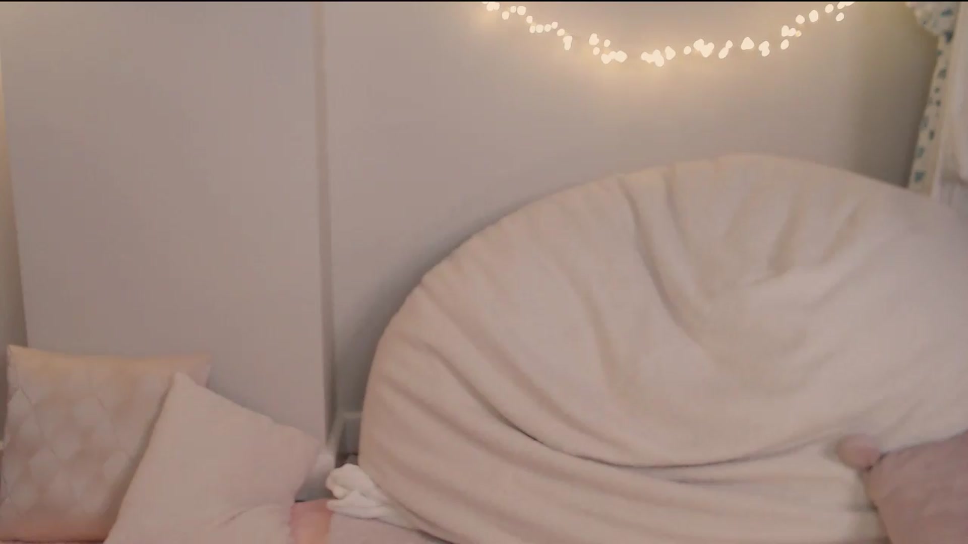 Gallery image thumbnail from SweetMelons's myfreecams stream on, 06/07/2026, 06:21 image 15 of 20