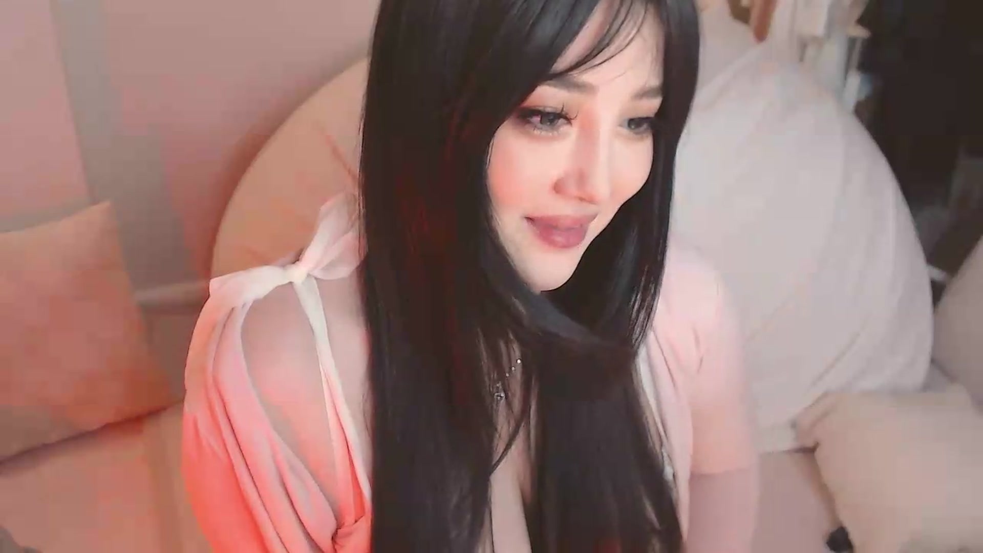 Gallery image thumbnail from SweetMelons's myfreecams stream on, 07/02/2026, 09:10 image 18 of 20