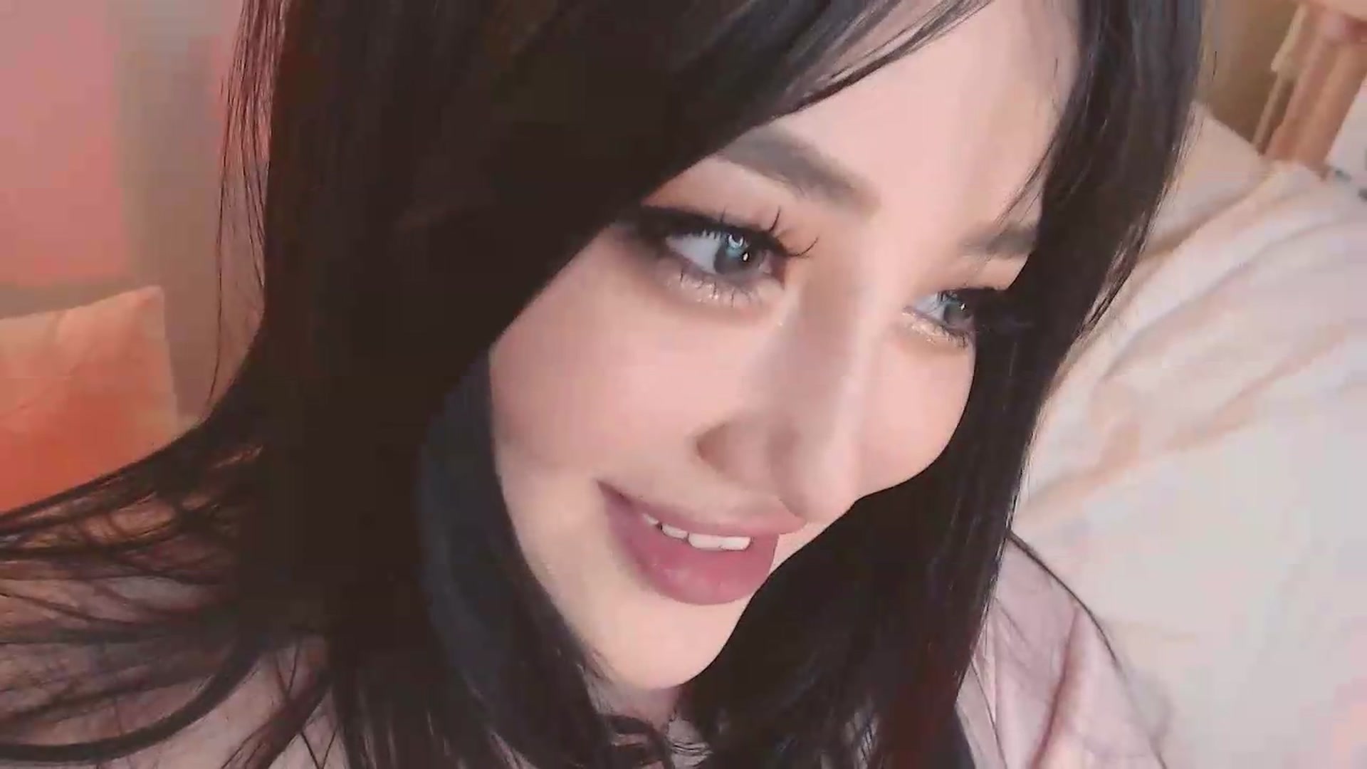 Gallery image thumbnail from SweetMelons's myfreecams stream on, 07/02/2026, 09:10 image 13 of 20