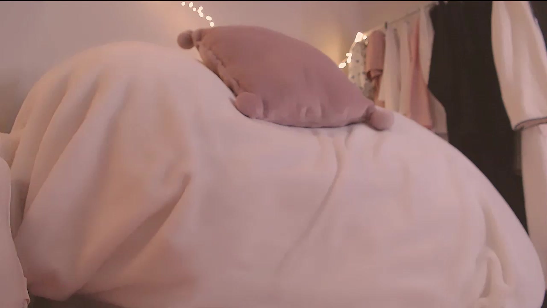 Gallery image thumbnail from SweetMelons's myfreecams stream on, 08/04/2026, 06:58 image 5 of 20