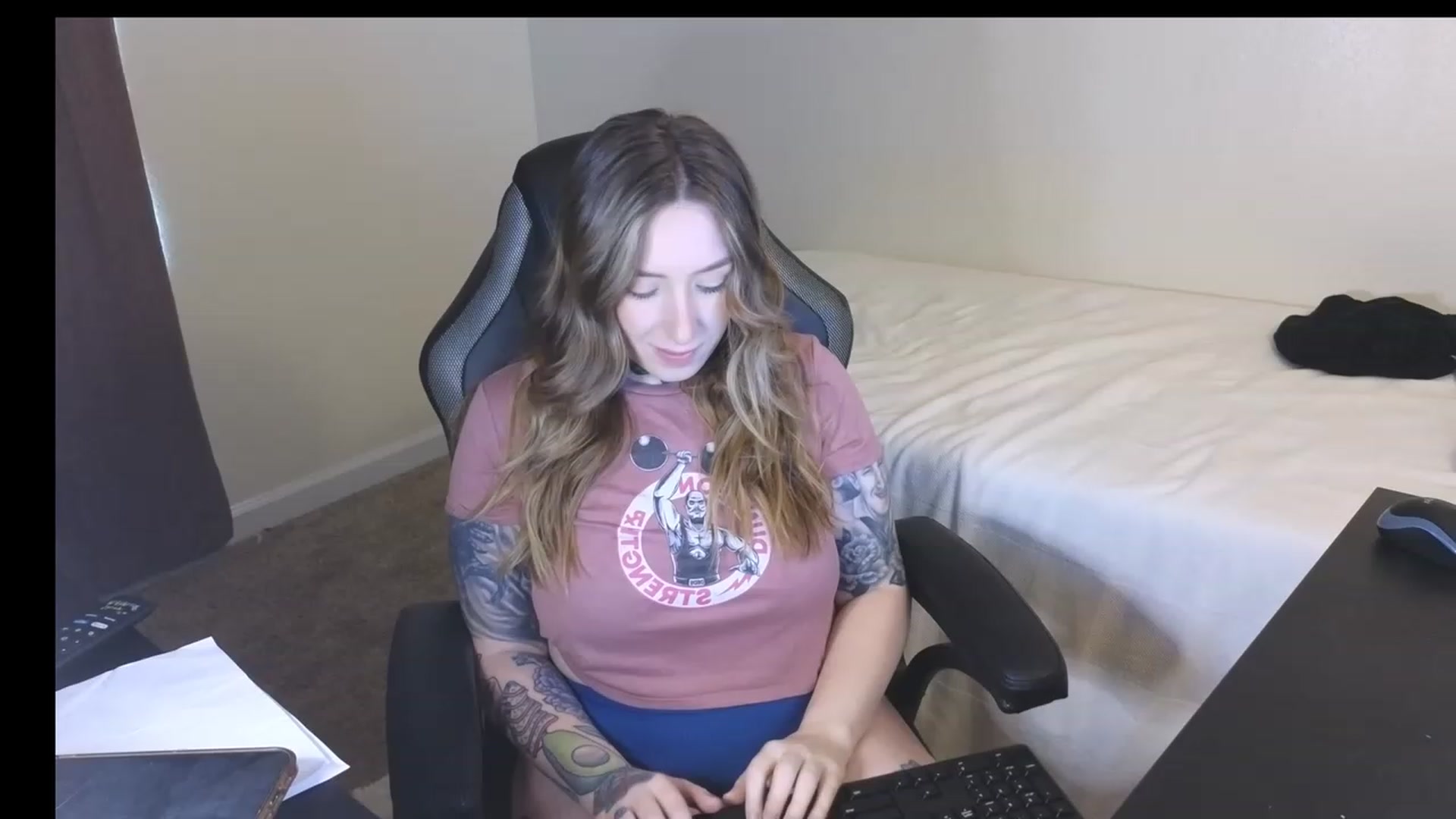 Gallery image thumbnail from SweetMoon89's myfreecams stream on, 10/11/2023, 17:21 image 10 of 20