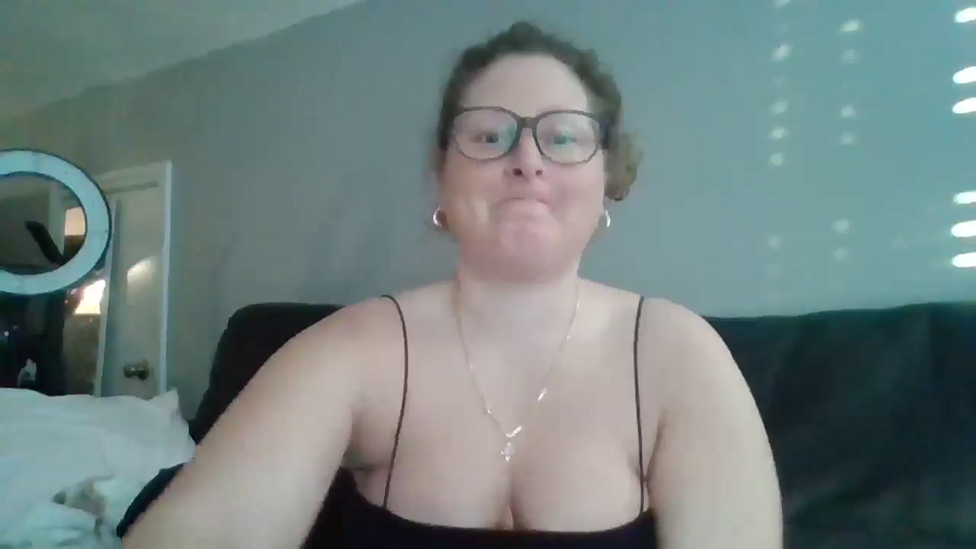 Gallery image thumbnail from SweetNSouthrn's myfreecams stream on, 12/25/2025, 13:05 image 18 of 20