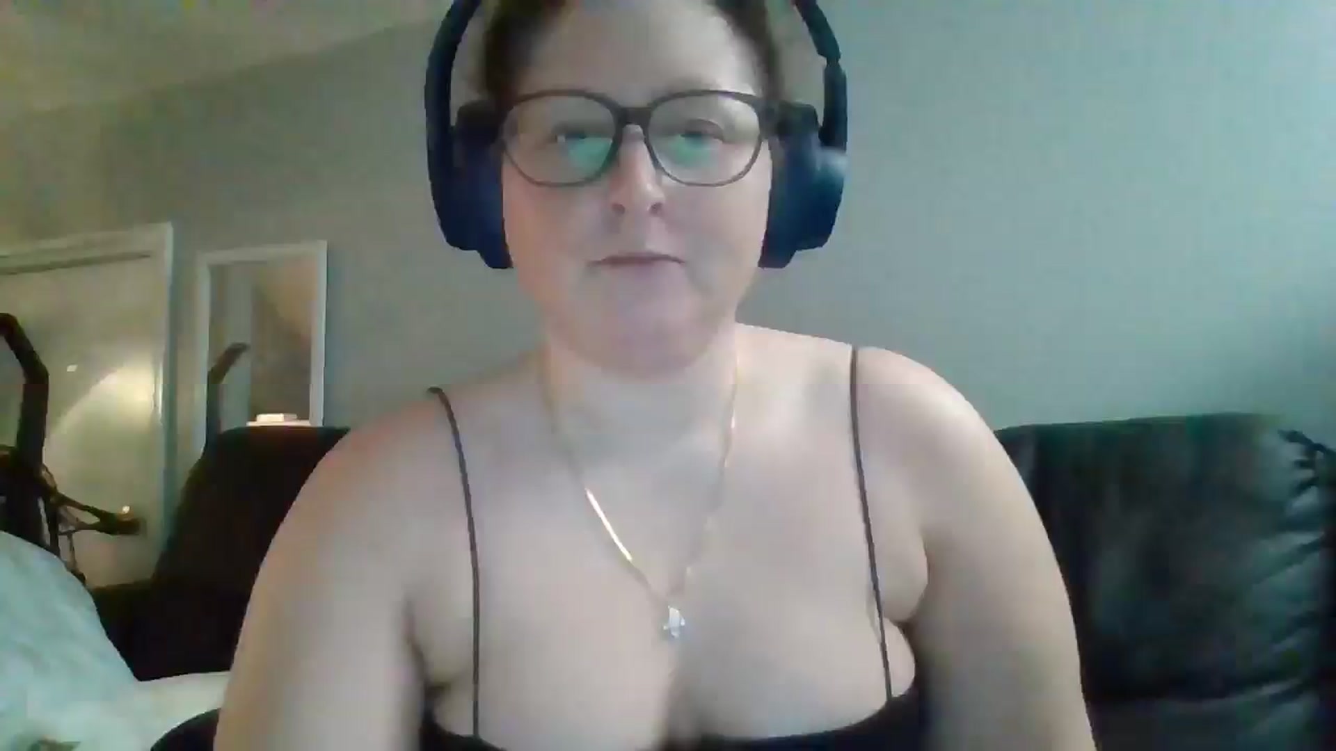 Gallery image thumbnail from SweetNSouthrn's myfreecams stream on, 01/04/2026, 12:29 image 10 of 20