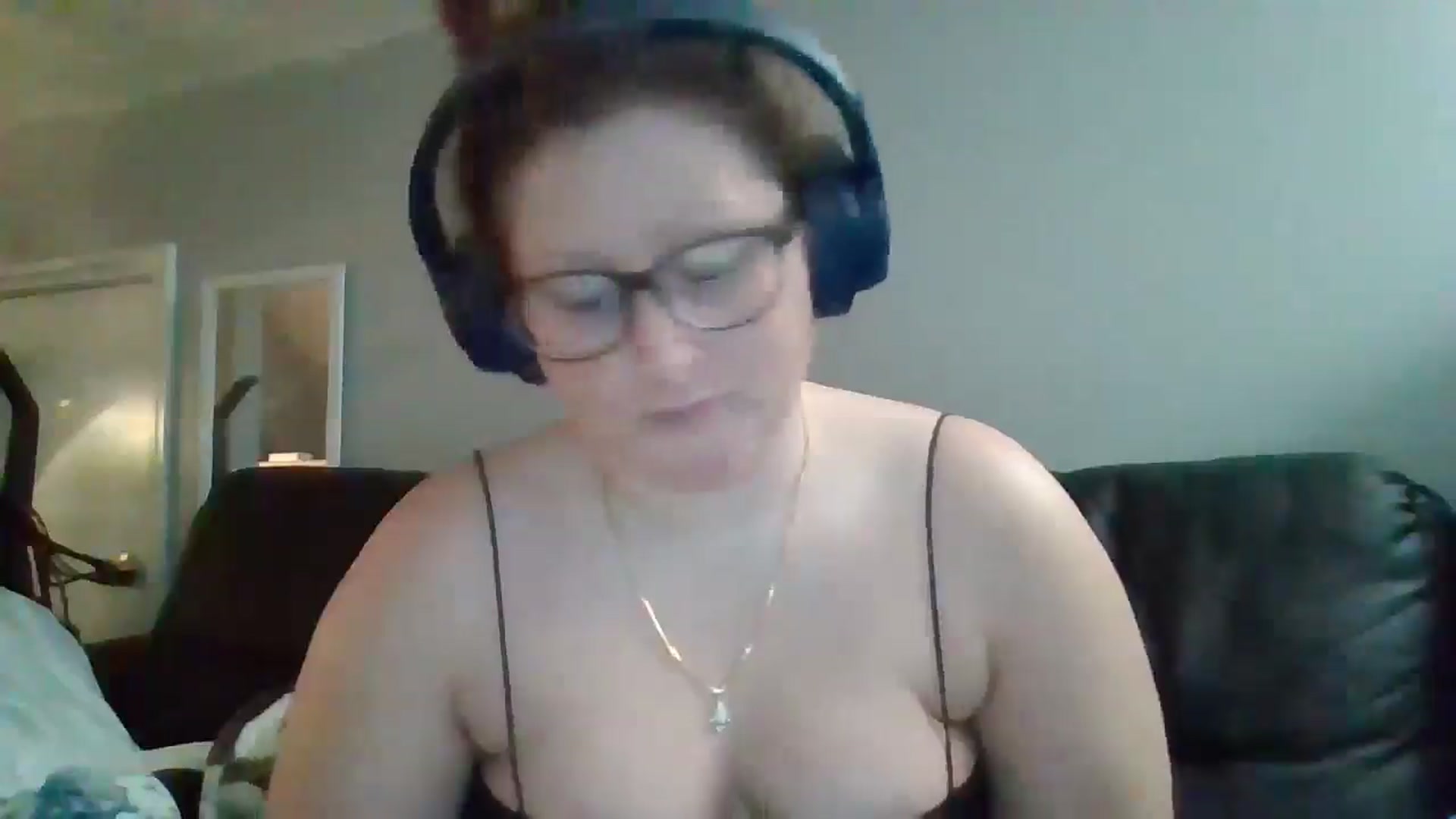 Gallery image thumbnail from SweetNSouthrn's myfreecams stream on, 01/04/2026, 12:29 image 18 of 20