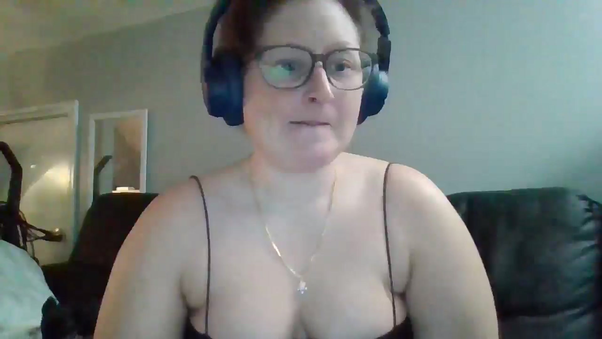 Gallery image thumbnail from SweetNSouthrn's myfreecams stream on, 01/04/2026, 12:29 image 12 of 20