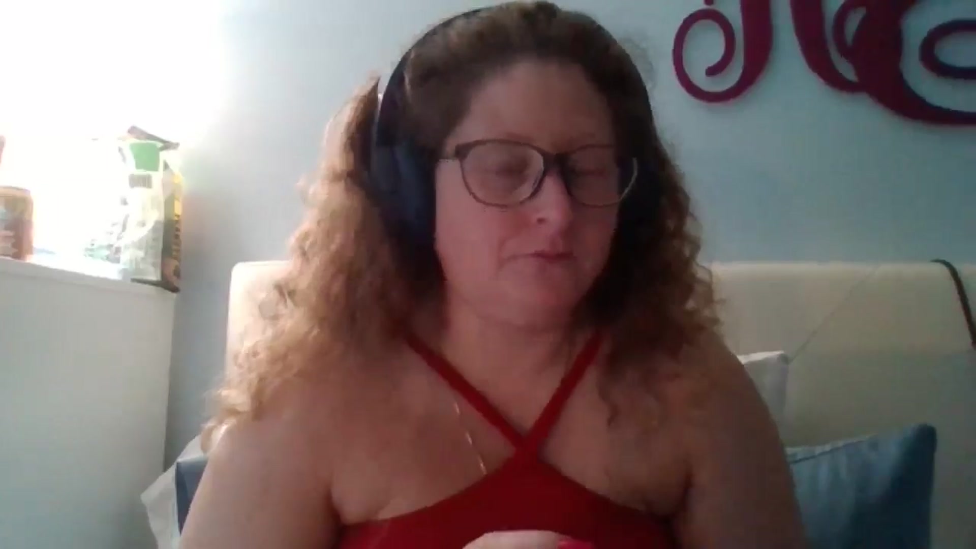 Gallery image thumbnail from SweetNSouthrn's myfreecams stream on, 02/17/2026, 12:52 image 12 of 20