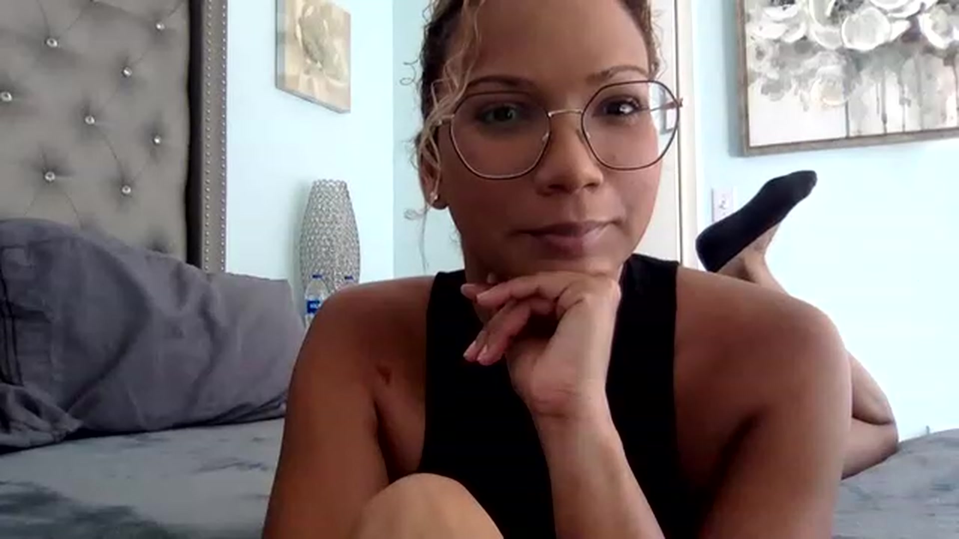 Gallery image thumbnail from SweetNatalie1's myfreecams stream on, 05/17/2023, 14:48 image 12 of 20