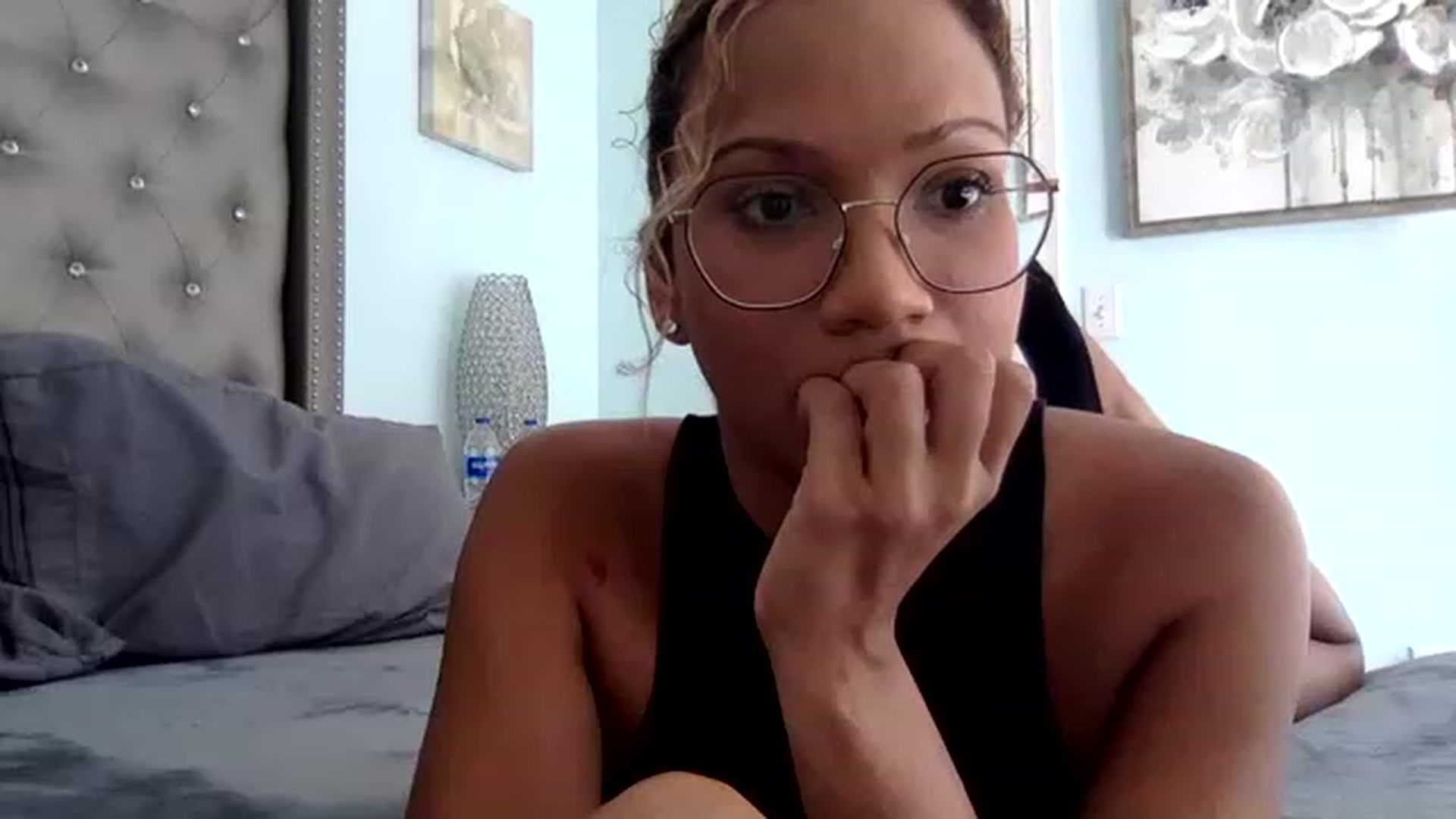 Gallery image thumbnail from SweetNatalie1's myfreecams stream on, 05/17/2023, 14:48 image 11 of 20