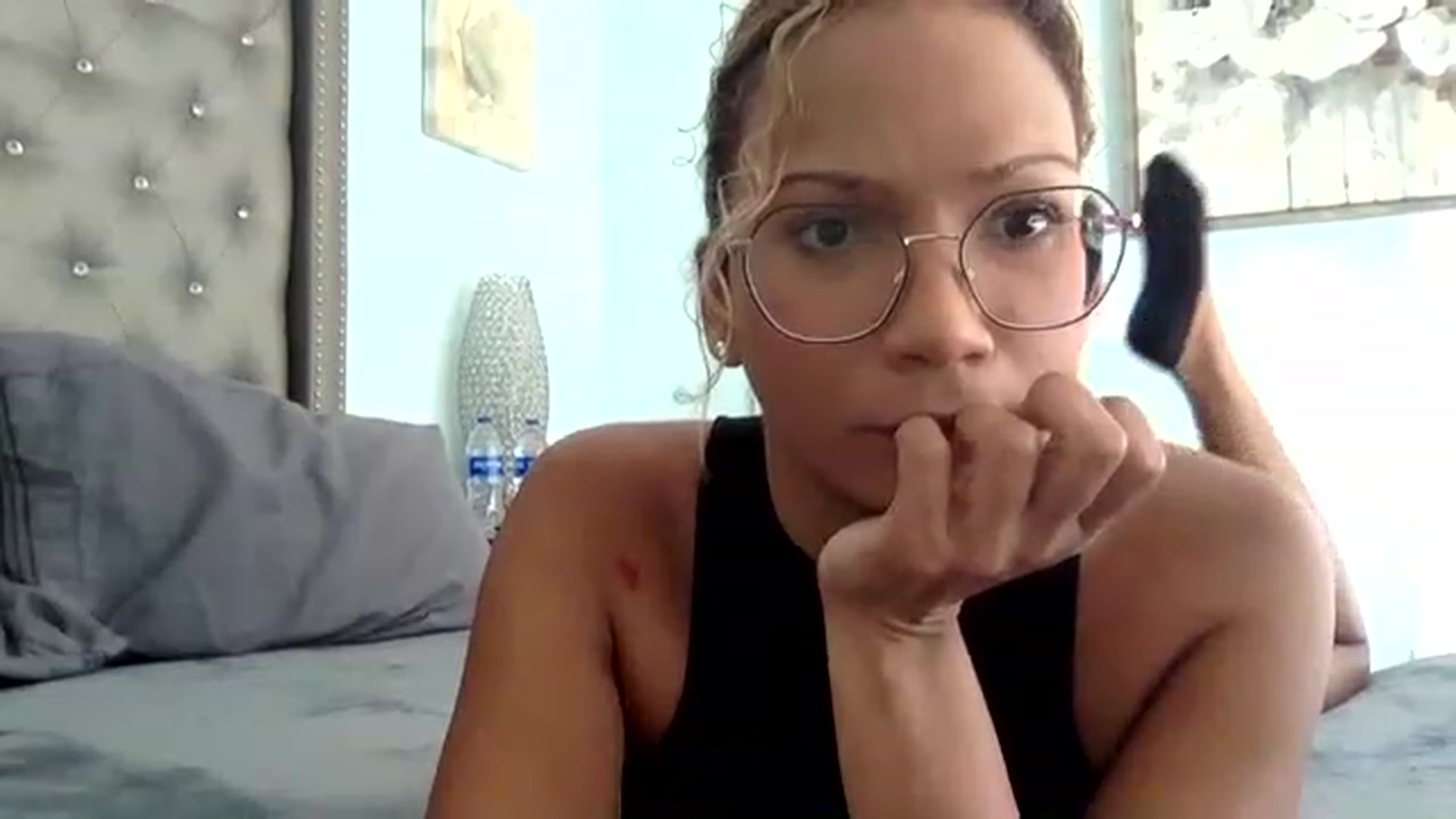 Gallery image thumbnail from SweetNatalie1's myfreecams stream on, 05/17/2023, 14:48 image 18 of 20