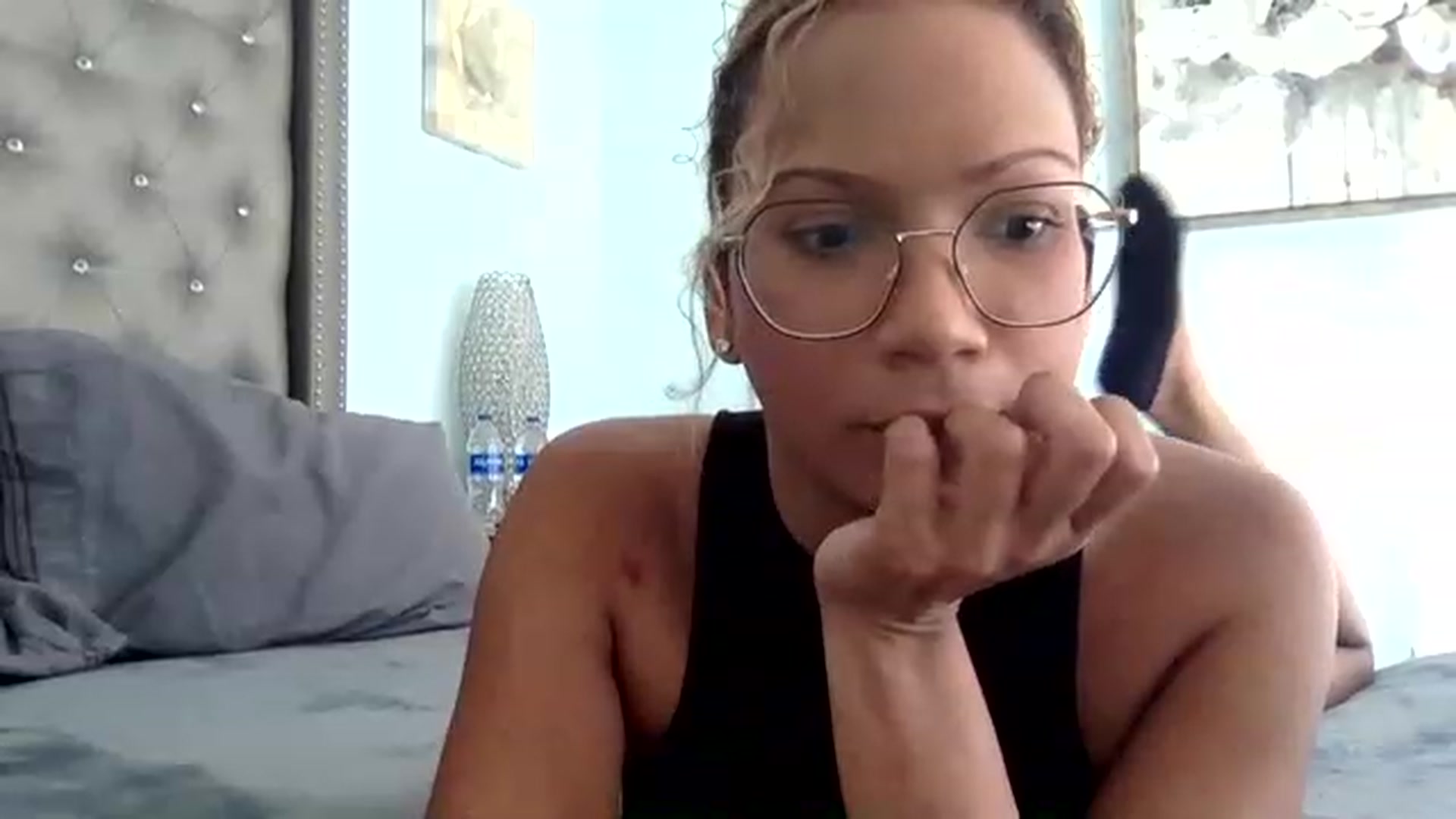 Gallery image thumbnail from SweetNatalie1's myfreecams stream on, 05/17/2023, 14:48 image 17 of 20