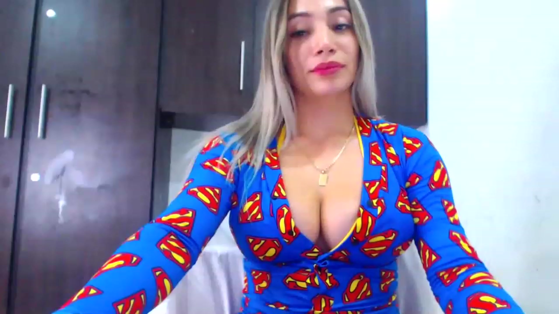 Gallery image thumbnail from SweetNinotCHk's myfreecams stream on, 11/18/2022, 04:48 image 7 of 20