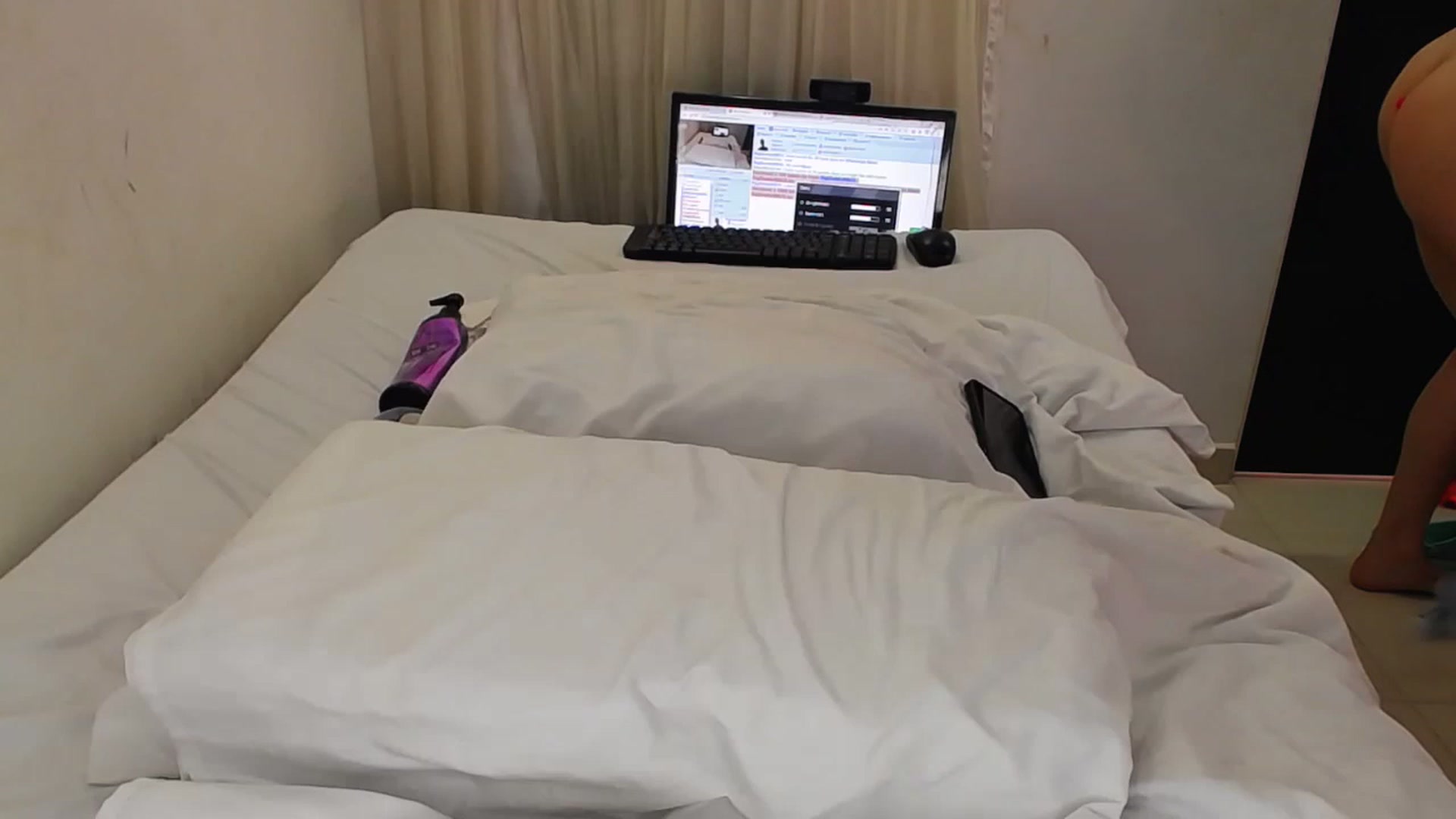 Gallery image thumbnail from SweetNinotCHk's myfreecams stream on, 04/22/2023, 19:33 image 3 of 20