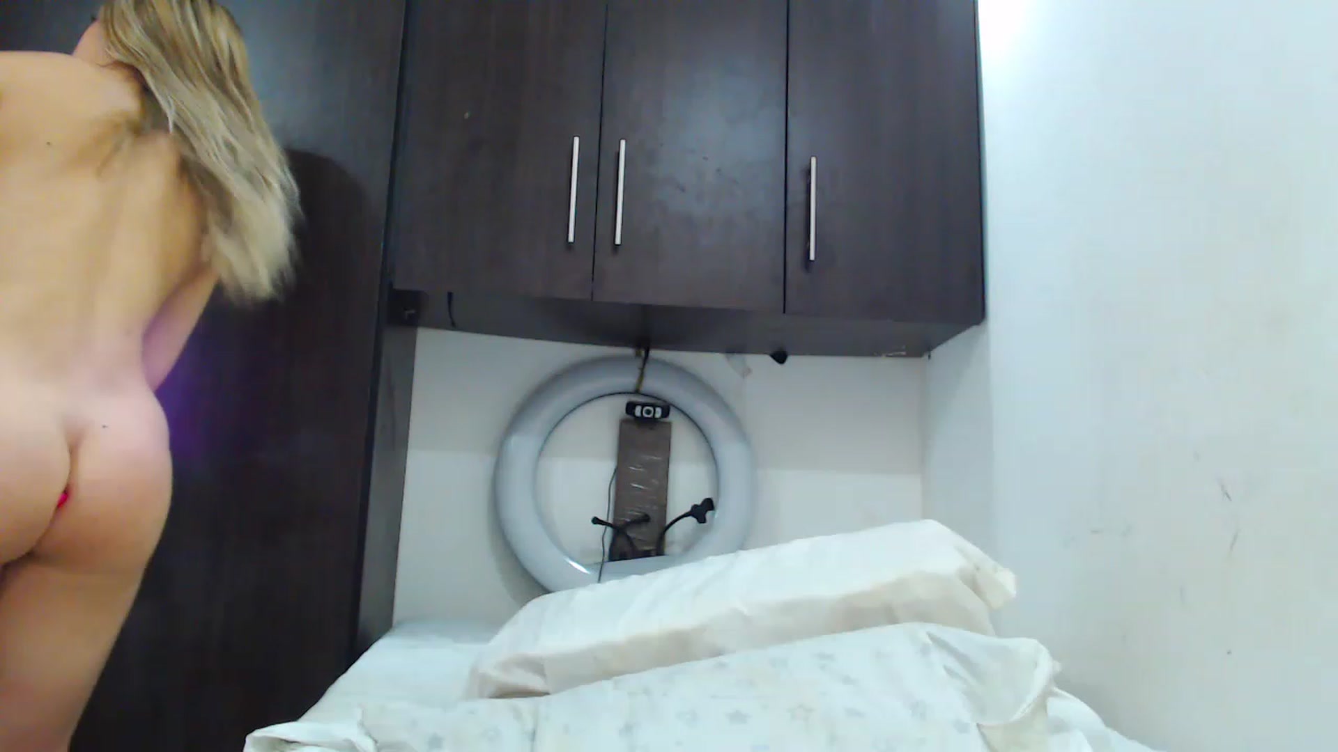 Gallery image thumbnail from SweetNinotCHk's myfreecams stream on, 06/17/2023, 20:31 image 17 of 20