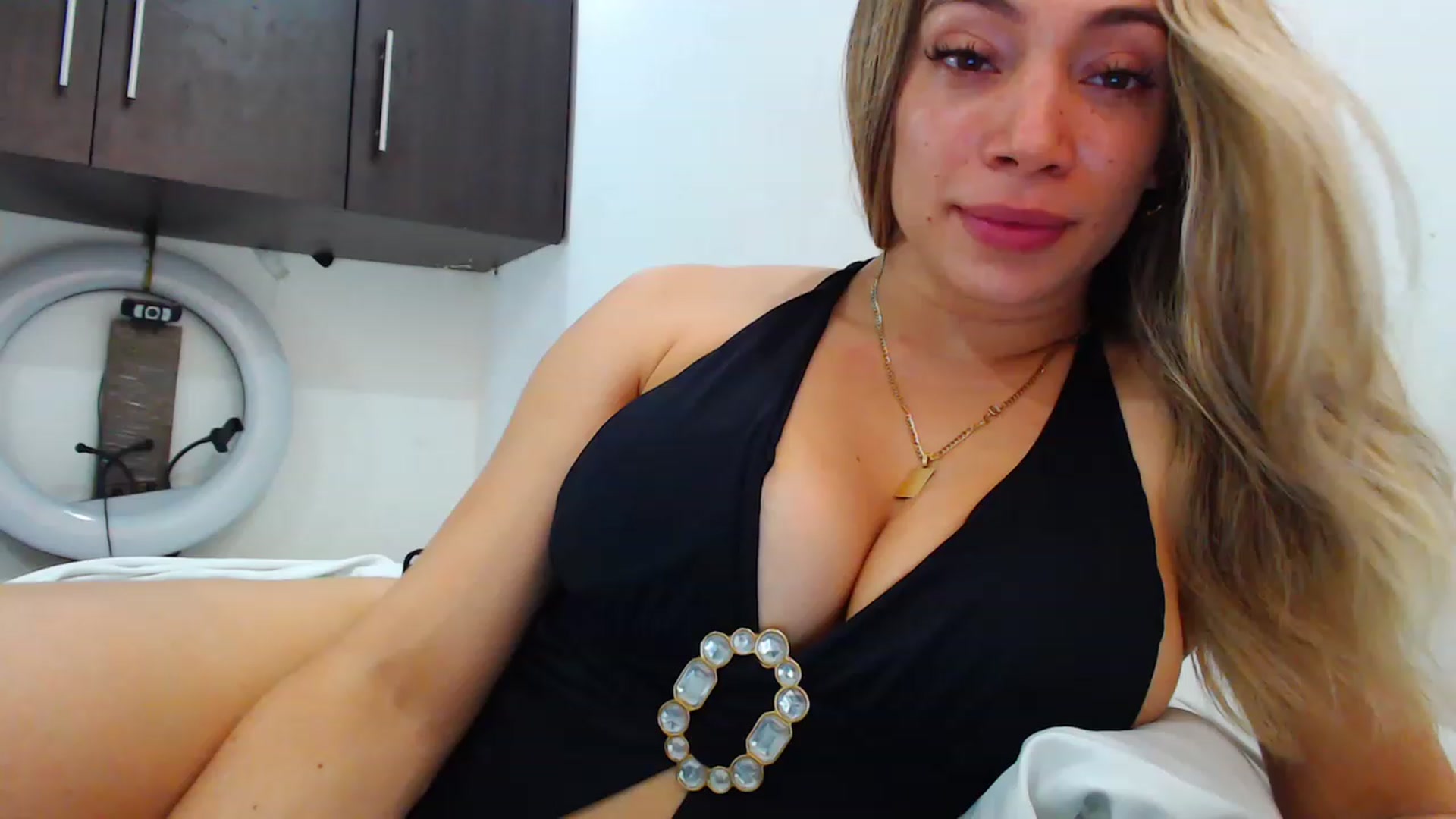 Gallery image thumbnail from SweetNinotCHk's myfreecams stream on, 06/30/2023, 19:26 image 4 of 20