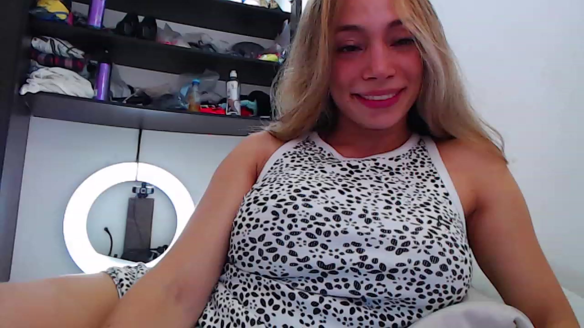 Gallery image thumbnail from SweetNinotCHk's myfreecams stream on, 02/06/2024, 19:39 image 17 of 20