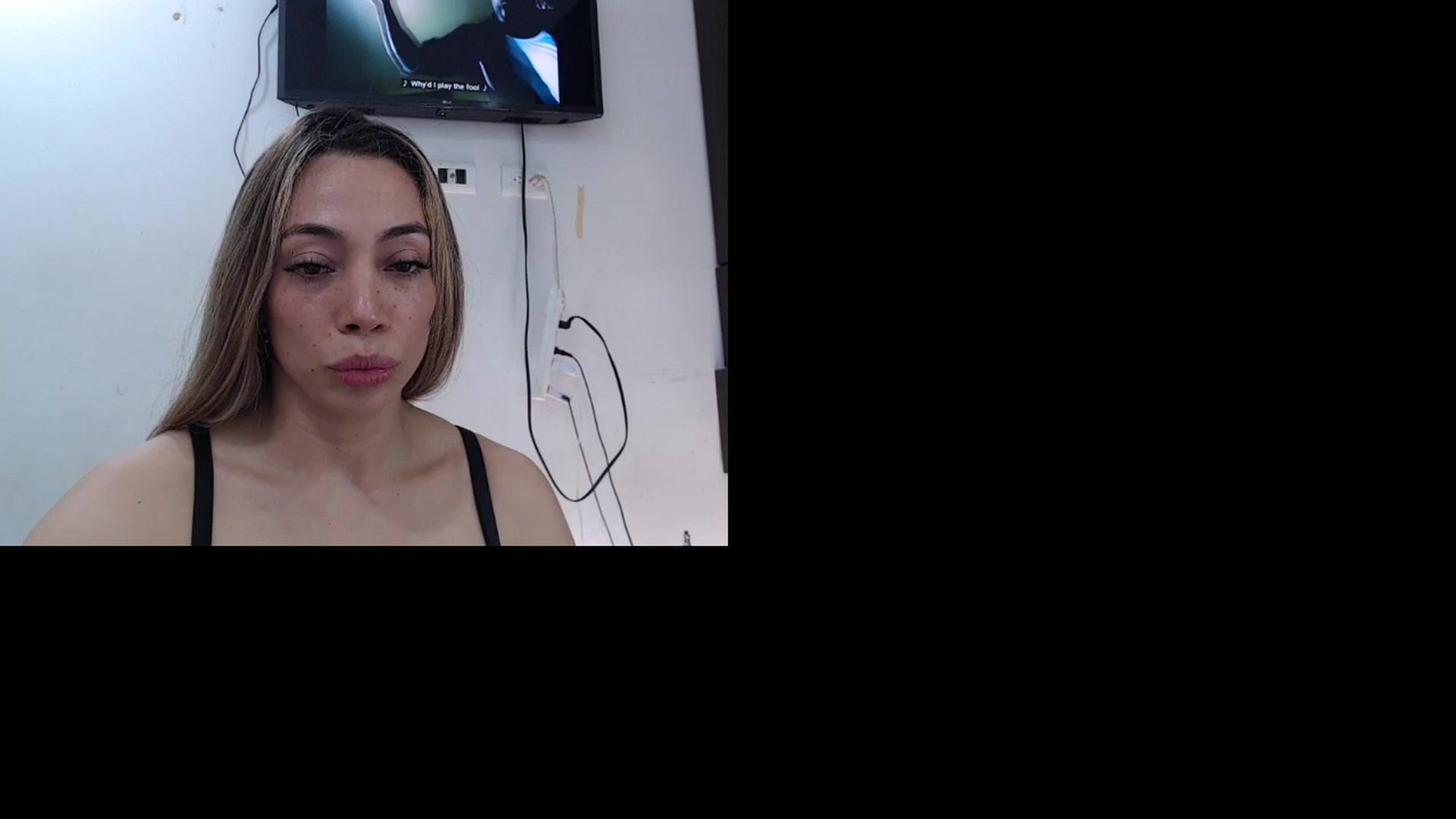 Gallery image thumbnail from SweetNinotCHk's myfreecams stream on, 03/30/2024, 18:14 image 18 of 20