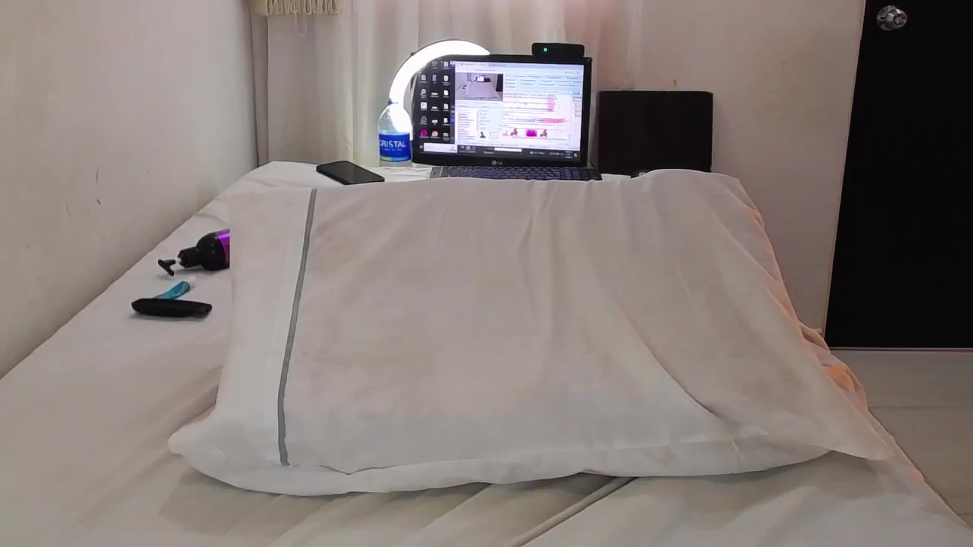 Gallery image thumbnail from SweetNinotCHk's myfreecams stream on, 04/25/2024, 18:17 image 15 of 20