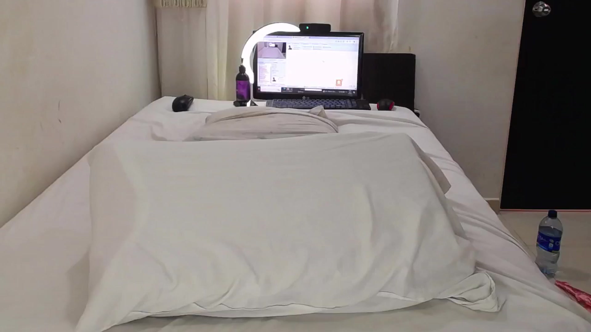 Gallery image thumbnail from SweetNinotCHk's myfreecams stream on, 04/27/2024, 18:02 image 1 of 20