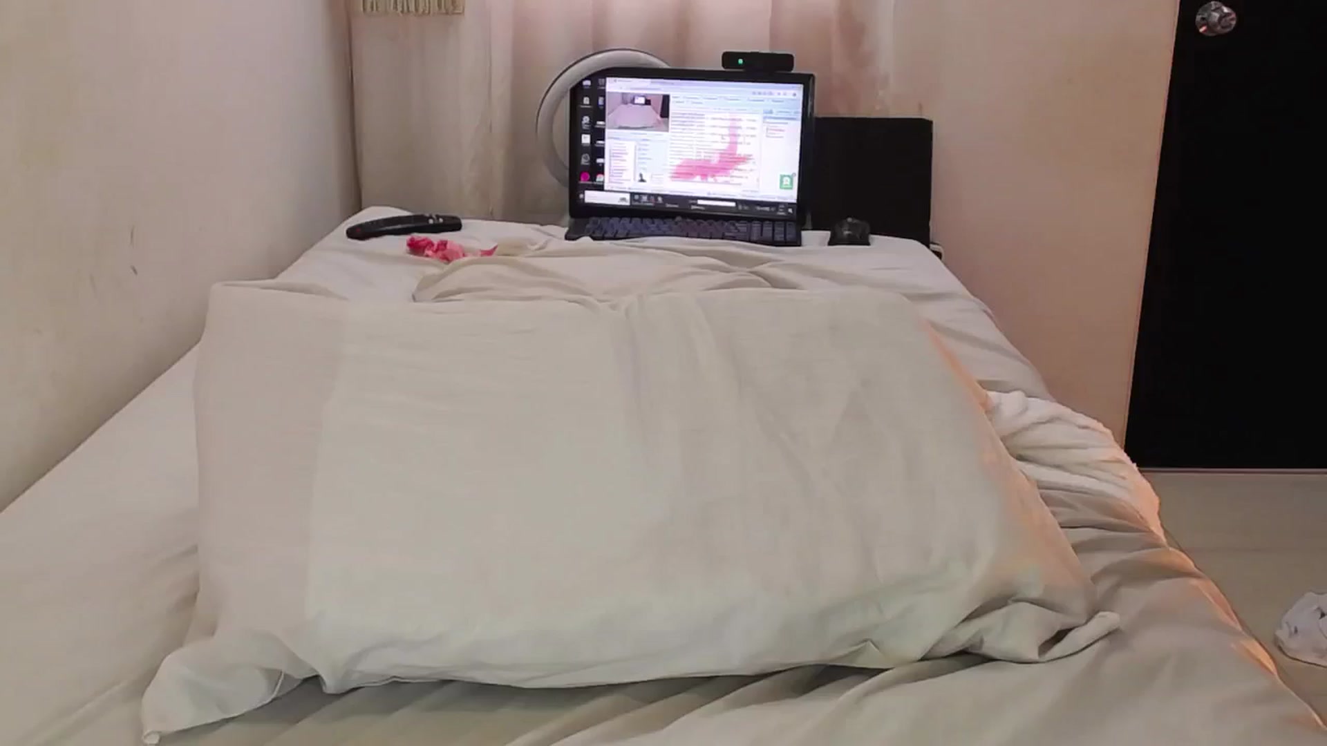 Gallery image thumbnail from SweetNinotCHk's myfreecams stream on, 04/29/2024, 17:32 image 20 of 20