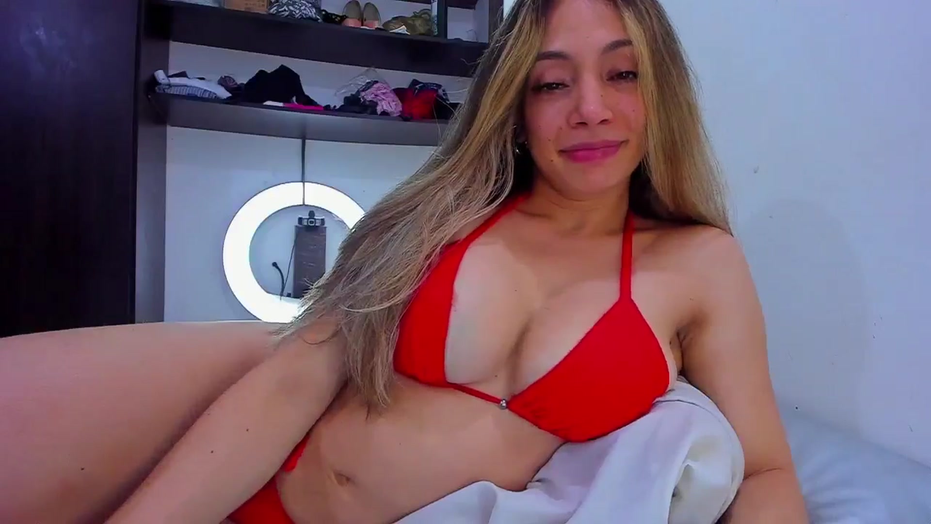 Gallery image thumbnail from SweetNinotCHk's myfreecams stream on, 05/20/2024, 20:19 image 9 of 20