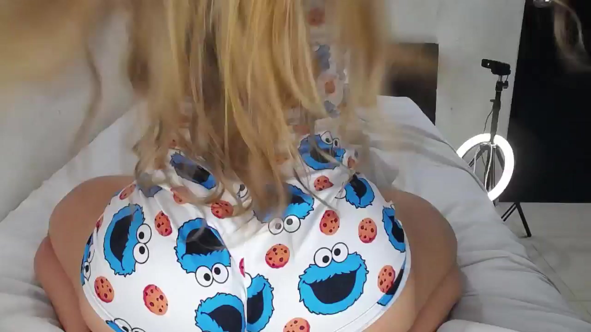 Gallery image thumbnail from SweetNinotCHk's myfreecams stream on, 05/27/2024, 24:50 image 14 of 20