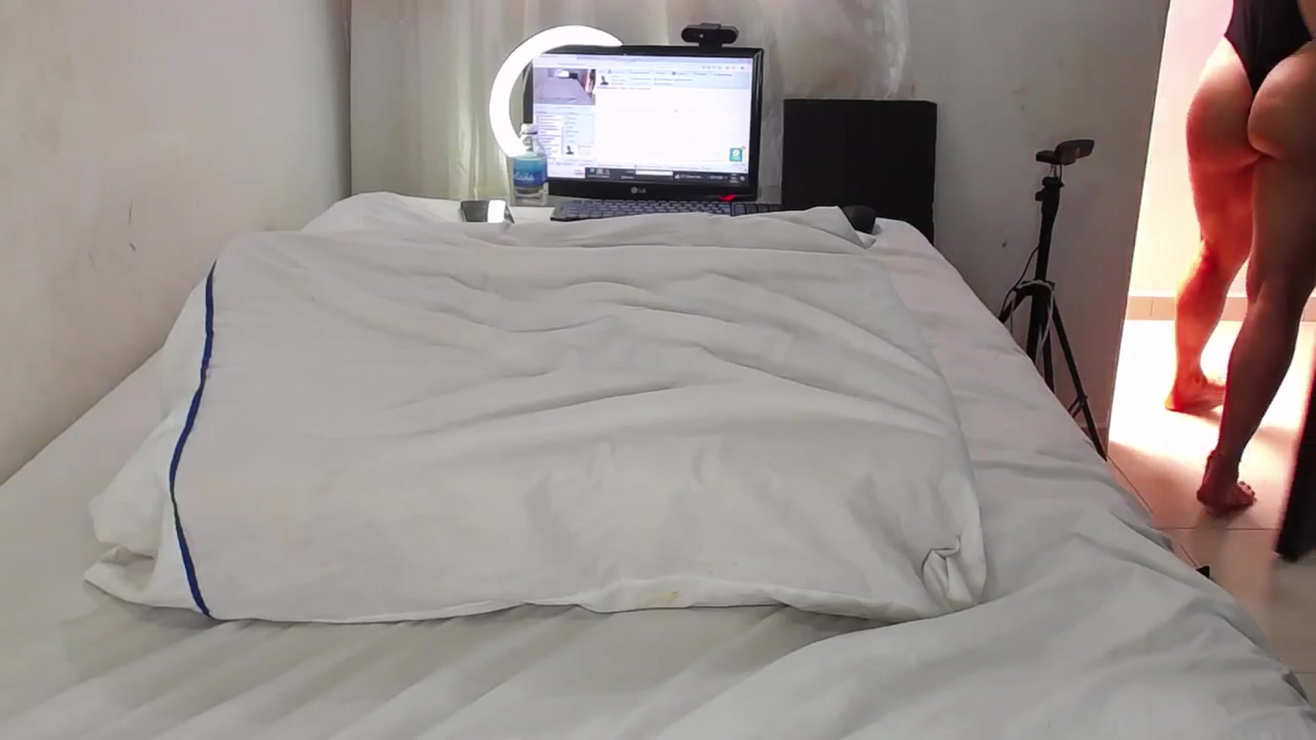 Gallery image thumbnail from SweetNinotCHk's myfreecams stream on, 06/15/2024, 17:17 image 15 of 20