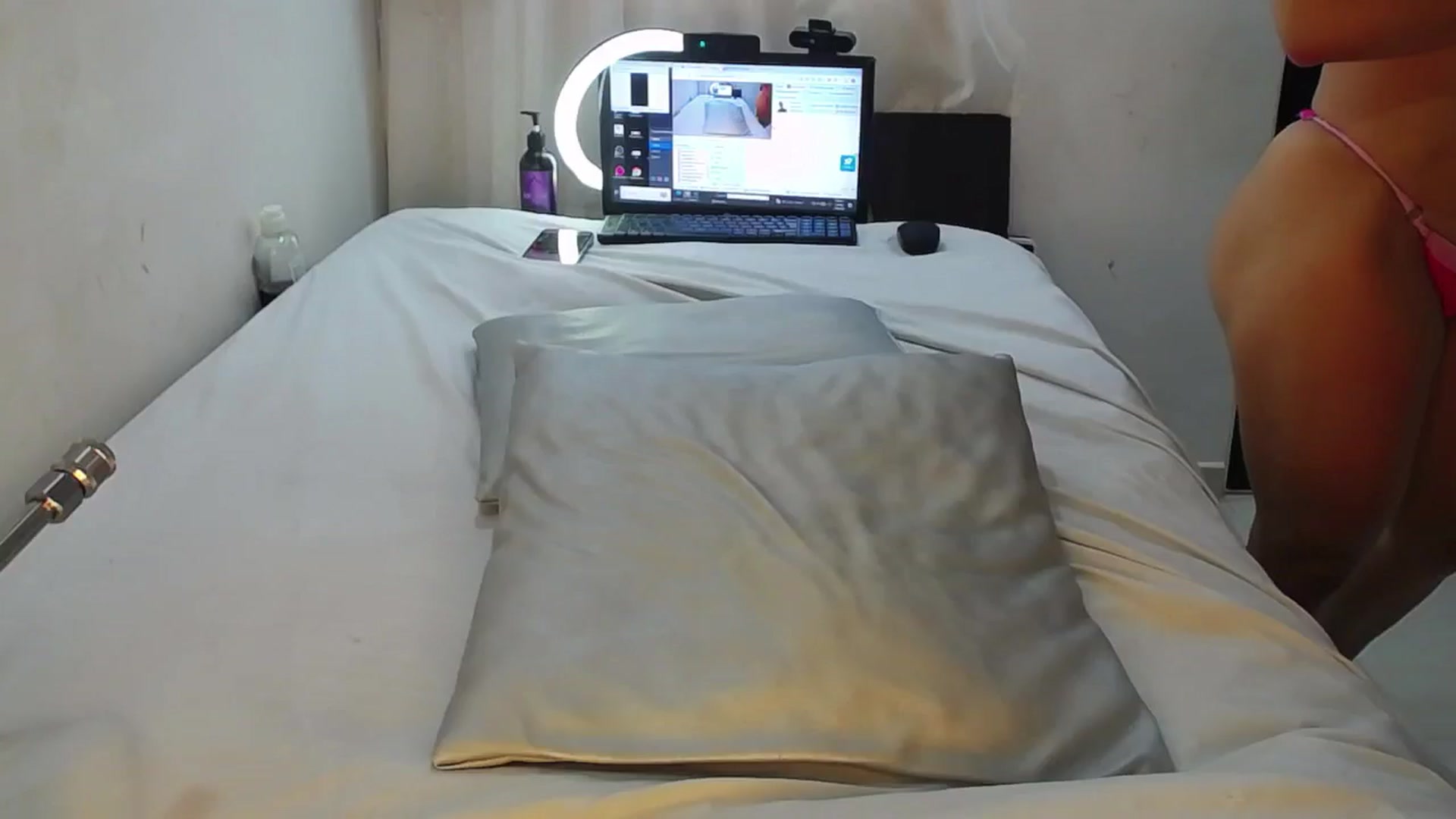 Gallery image thumbnail from SweetNinotCHk's myfreecams stream on, 06/30/2024, 20:06 image 7 of 20
