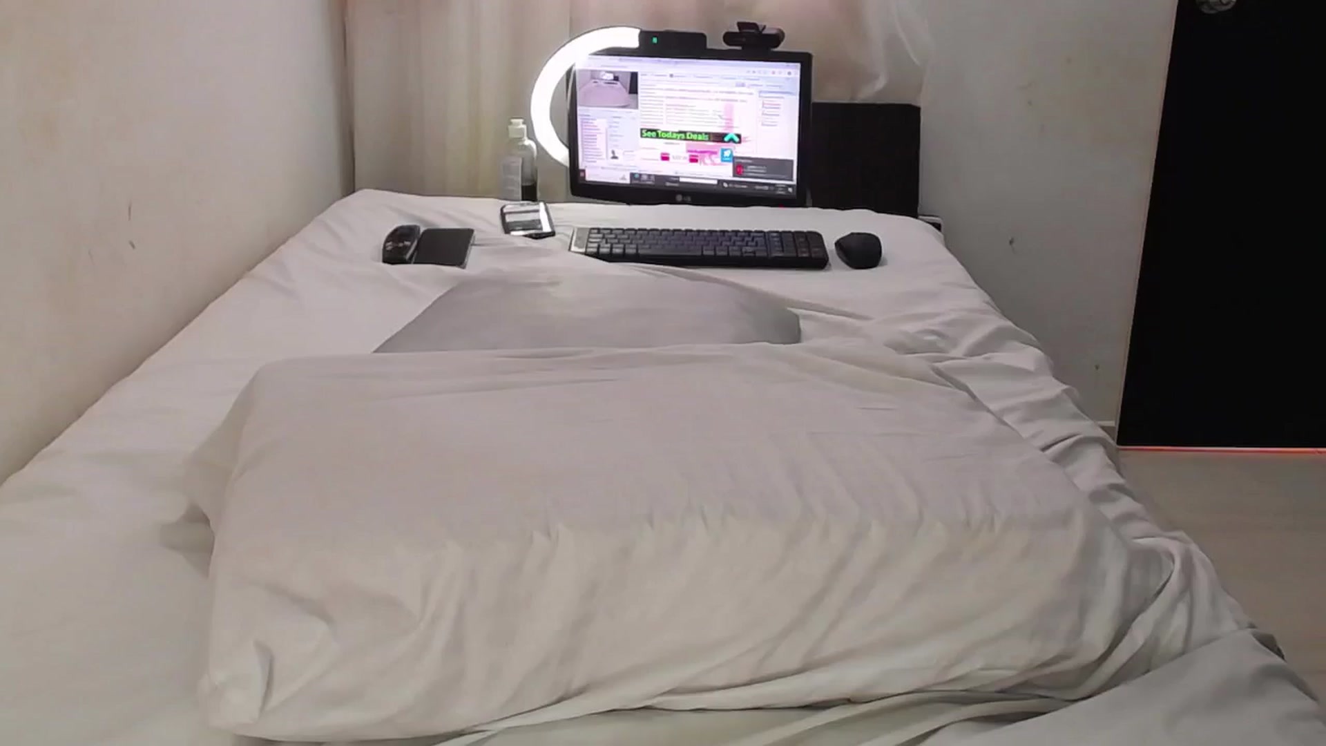 Gallery image thumbnail from SweetNinotCHk's myfreecams stream on, 07/01/2024, 17:32 image 16 of 20