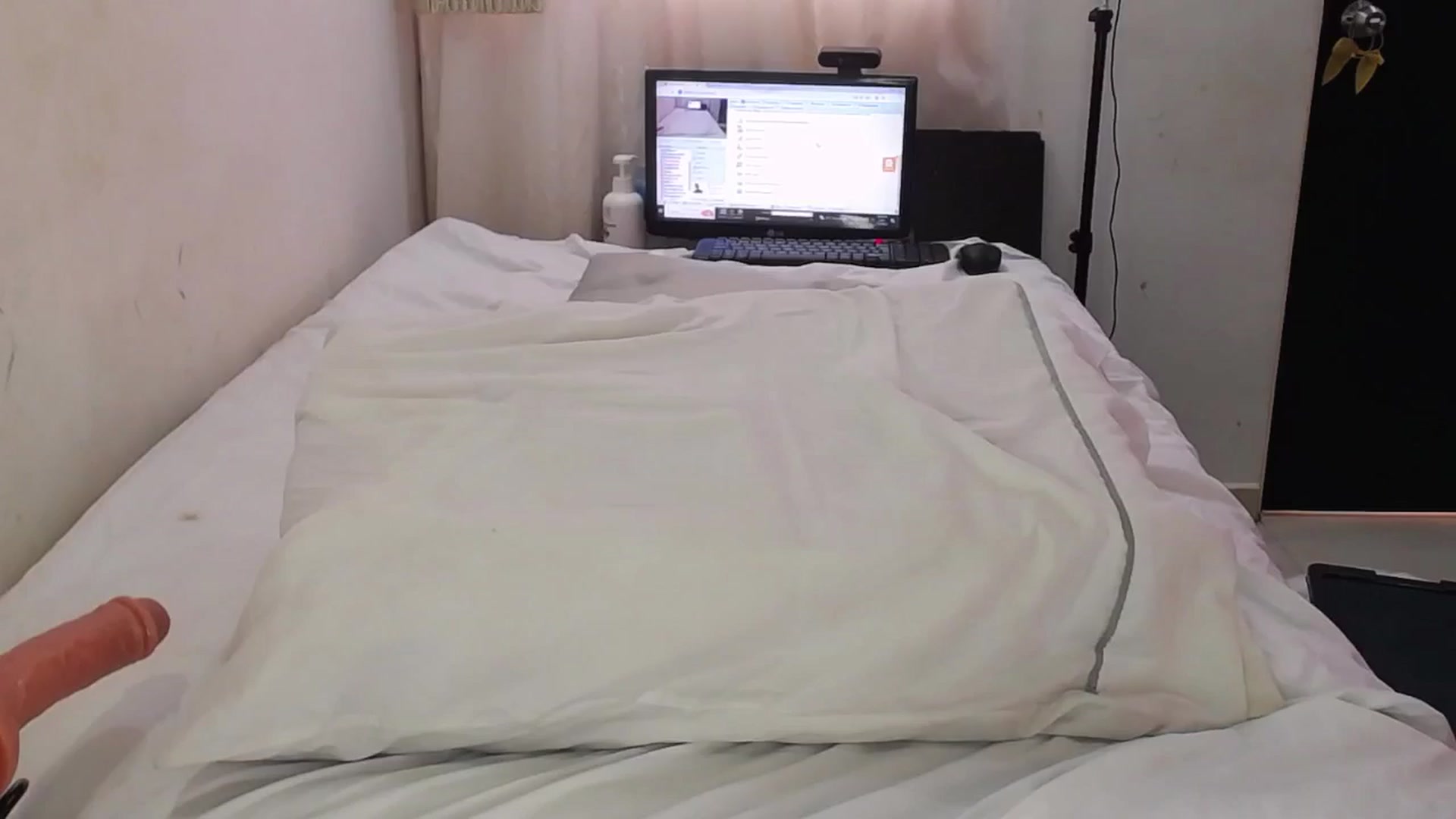 Gallery image thumbnail from SweetNinotCHk's myfreecams stream on, 10/17/2024, 17:14 image 20 of 20