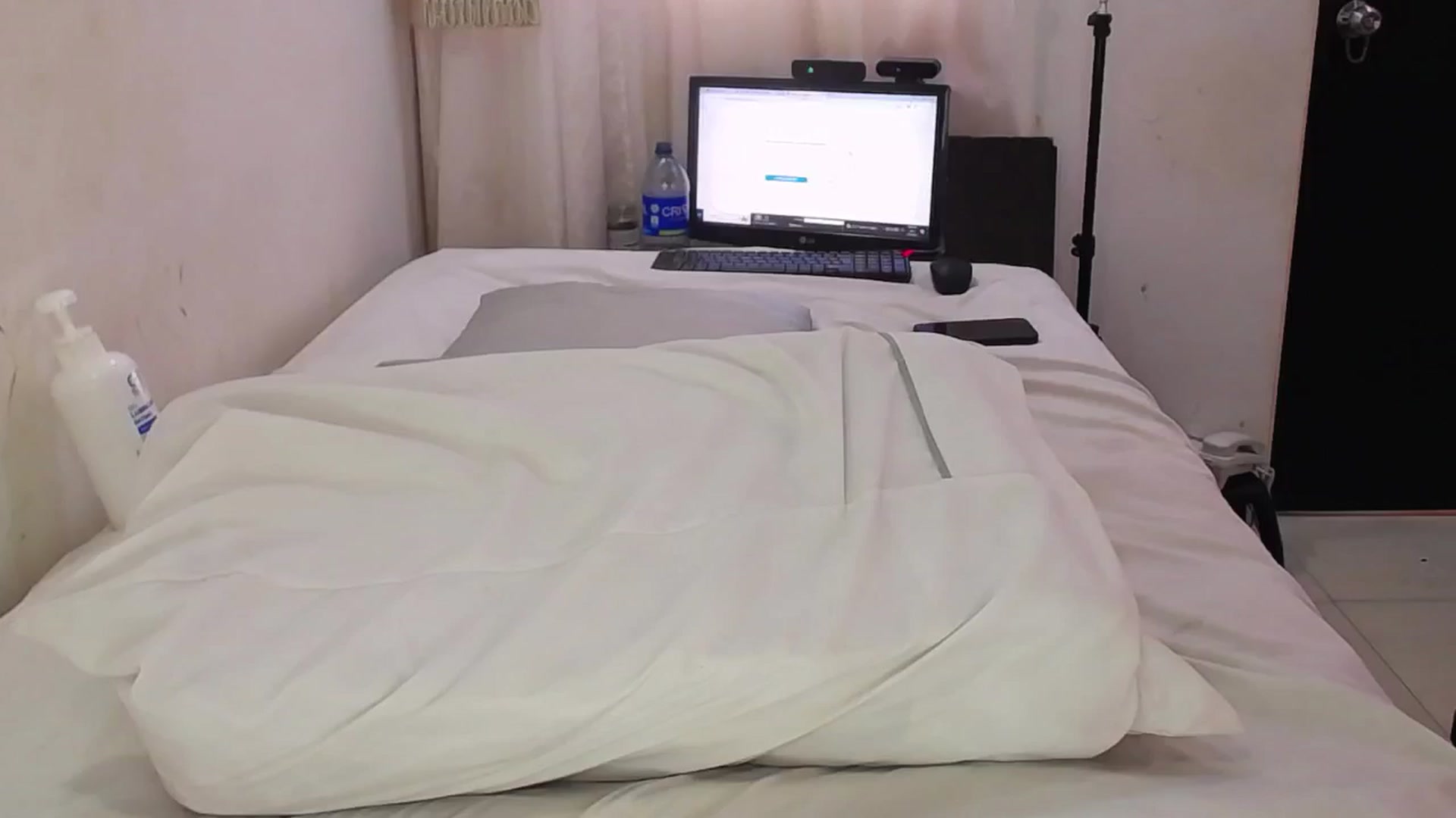 Gallery image thumbnail from SweetNinotCHk's myfreecams stream on, 10/24/2024, 16:27 image 2 of 20