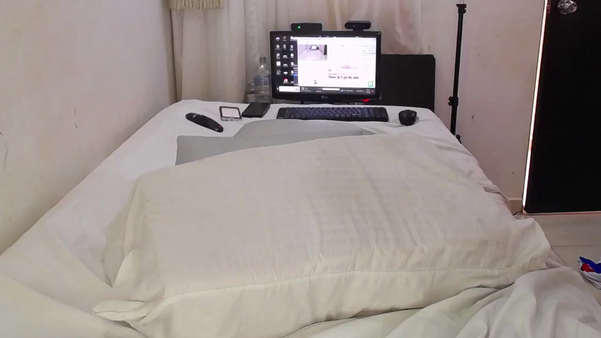 Gallery image thumbnail from SweetNinotCHk's myfreecams stream on, 10/30/2024, 17:27 image 15 of 20