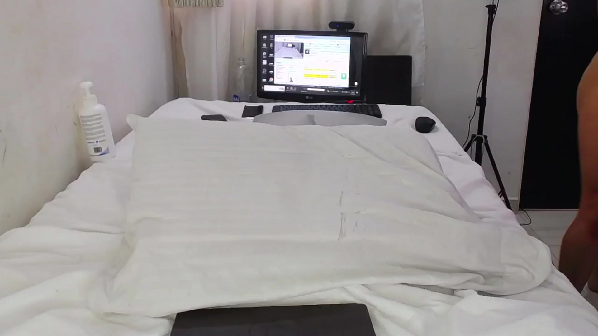 Gallery image thumbnail from SweetNinotCHk's myfreecams stream on, 11/27/2024, 19:41 image 11 of 20