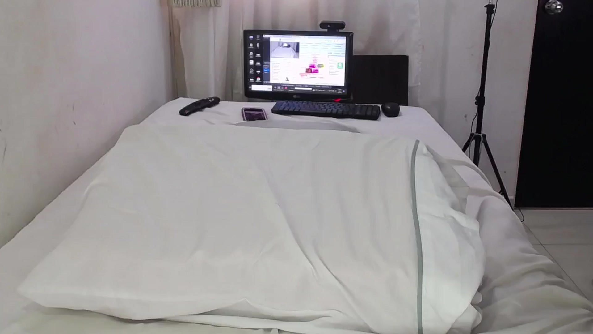 Gallery image thumbnail from SweetNinotCHk's myfreecams stream on, 11/29/2024, 16:53 image 9 of 20