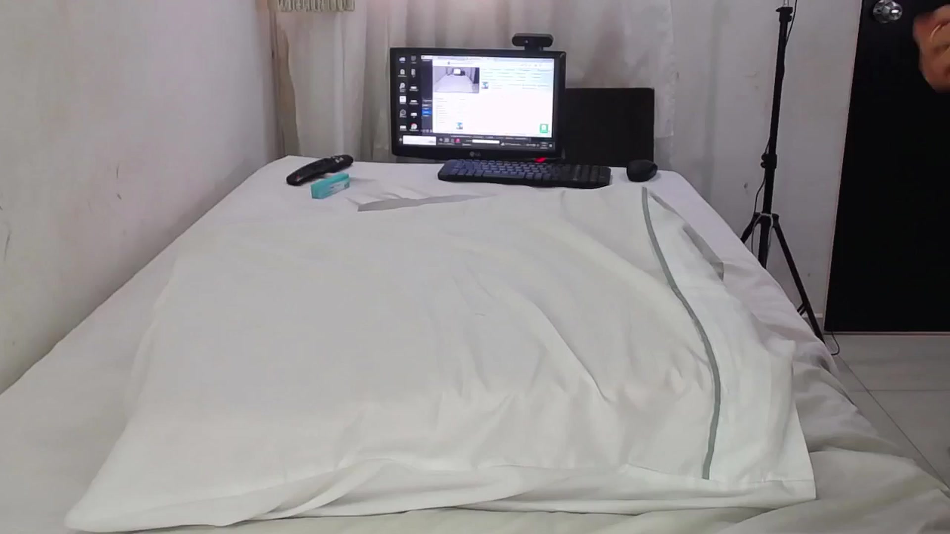 Gallery image thumbnail from SweetNinotCHk's myfreecams stream on, 11/29/2024, 16:53 image 15 of 20