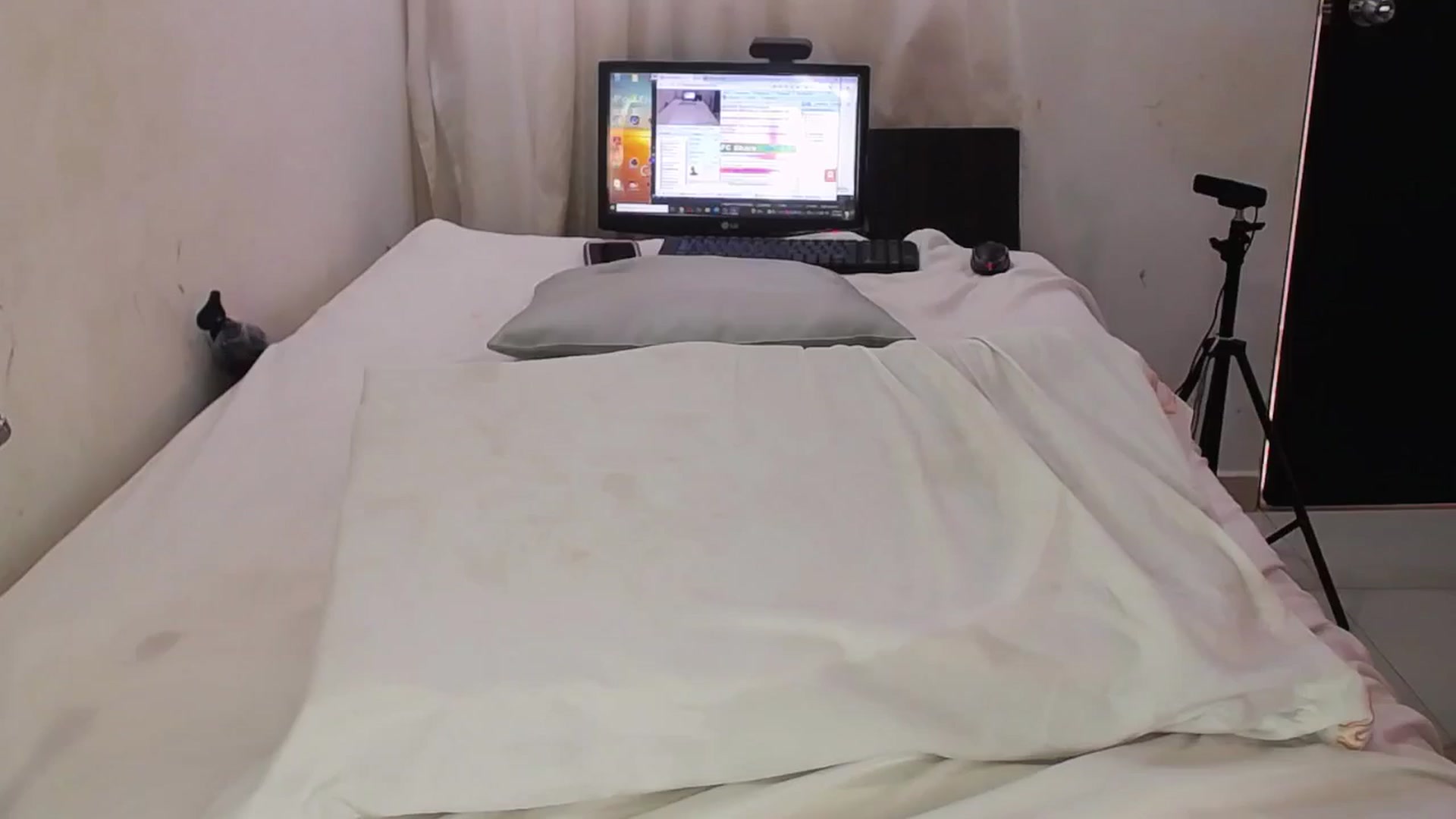 Gallery image thumbnail from SweetNinotCHk's myfreecams stream on, 12/17/2024, 20:08 image 5 of 20
