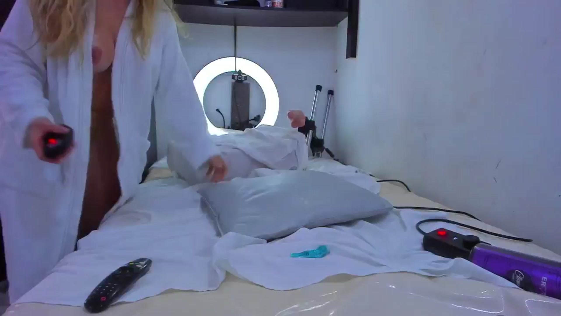 Gallery image thumbnail from SweetNinotCHk's myfreecams stream on, 12/31/2024, 18:57 image 9 of 20