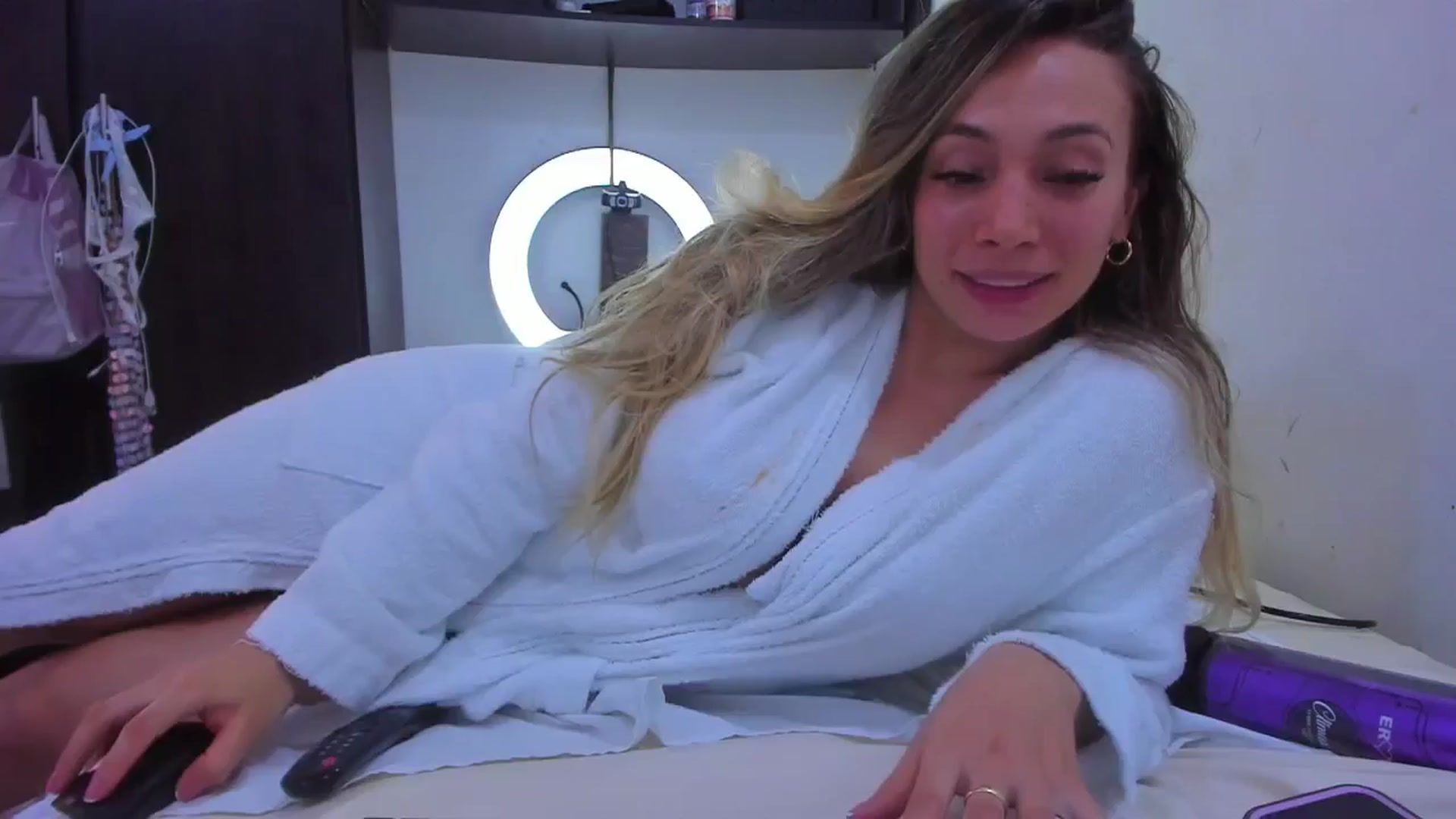 Gallery image thumbnail from SweetNinotCHk's myfreecams stream on, 12/31/2024, 18:57 image 5 of 20