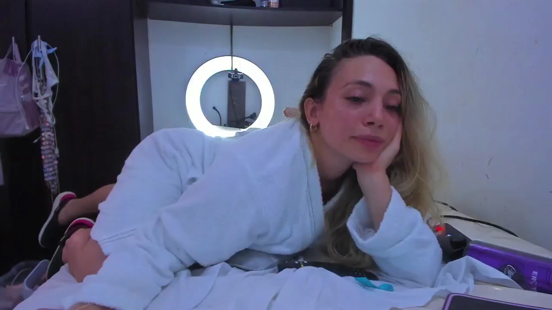 Gallery image thumbnail from SweetNinotCHk's myfreecams stream on, 12/31/2024, 18:57 image 14 of 20