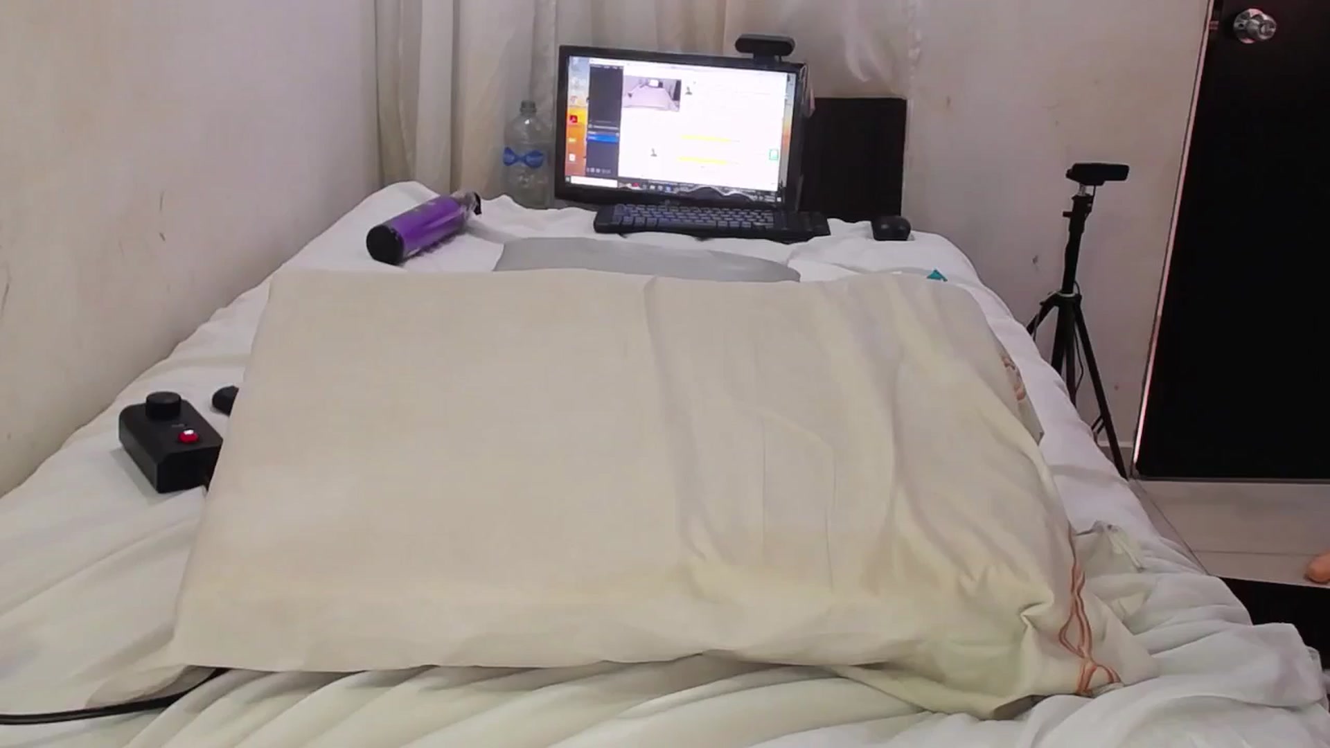 Gallery image thumbnail from SweetNinotCHk's myfreecams stream on, 01/05/2025, 15:58 image 13 of 20