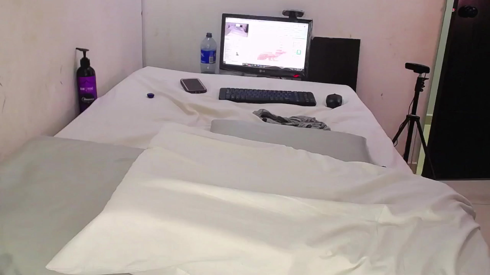 Gallery image thumbnail from SweetNinotCHk's myfreecams stream on, 01/24/2025, 24:26 image 18 of 20