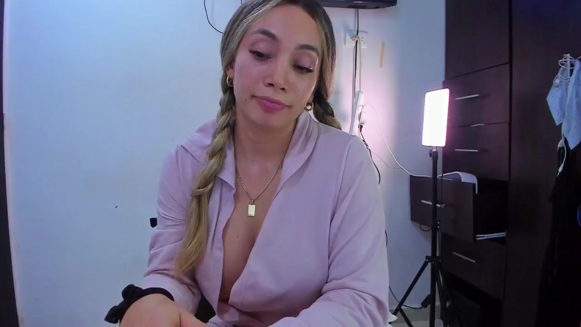 Gallery image thumbnail from SweetNinotCHk's myfreecams stream on, 02/14/2025, 19:39 image 19 of 20