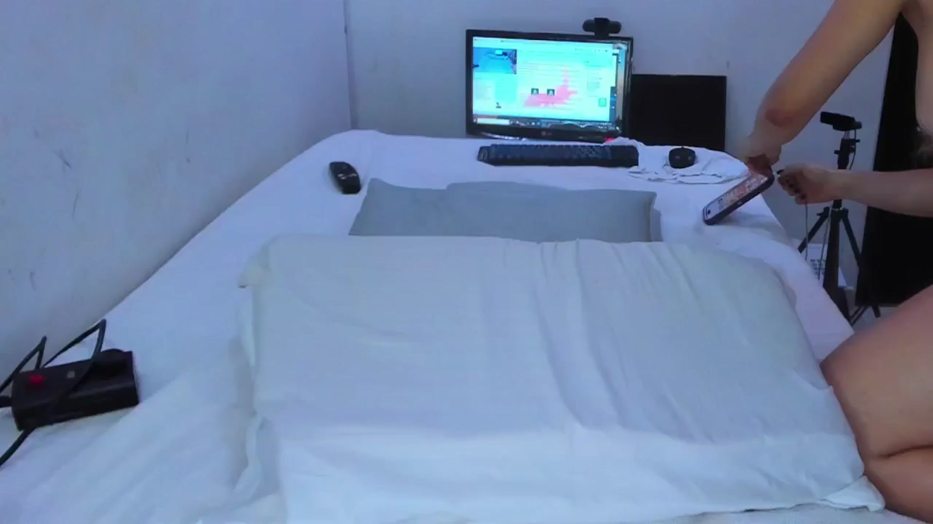 Gallery image thumbnail from SweetNinotCHk's myfreecams stream on, 02/15/2025, 19:41 image 9 of 20