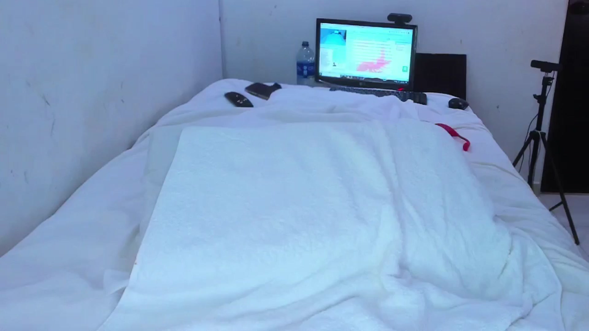 Gallery image thumbnail from SweetNinotCHk's myfreecams stream on, 03/26/2025, 17:09 image 15 of 20