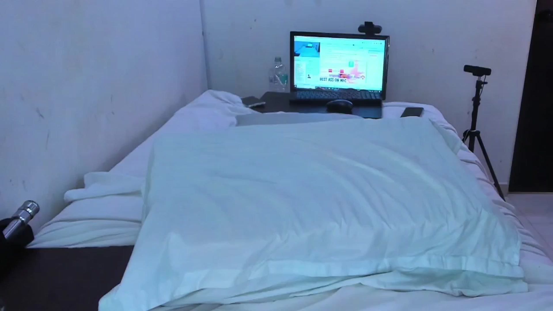 Gallery image thumbnail from SweetNinotCHk's myfreecams stream on, 04/09/2025, 17:46 image 1 of 20