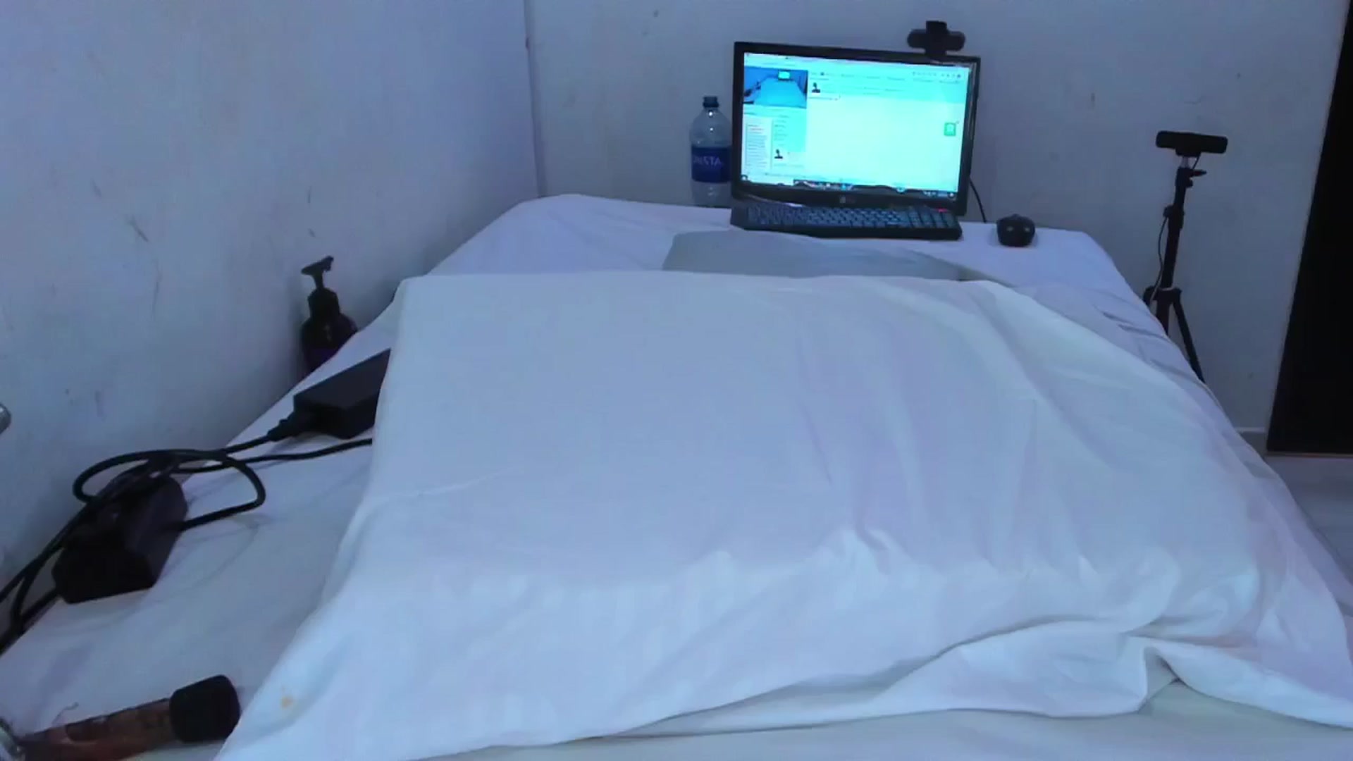 Gallery image thumbnail from SweetNinotCHk's myfreecams stream on, 04/28/2025, 17:40 image 14 of 20