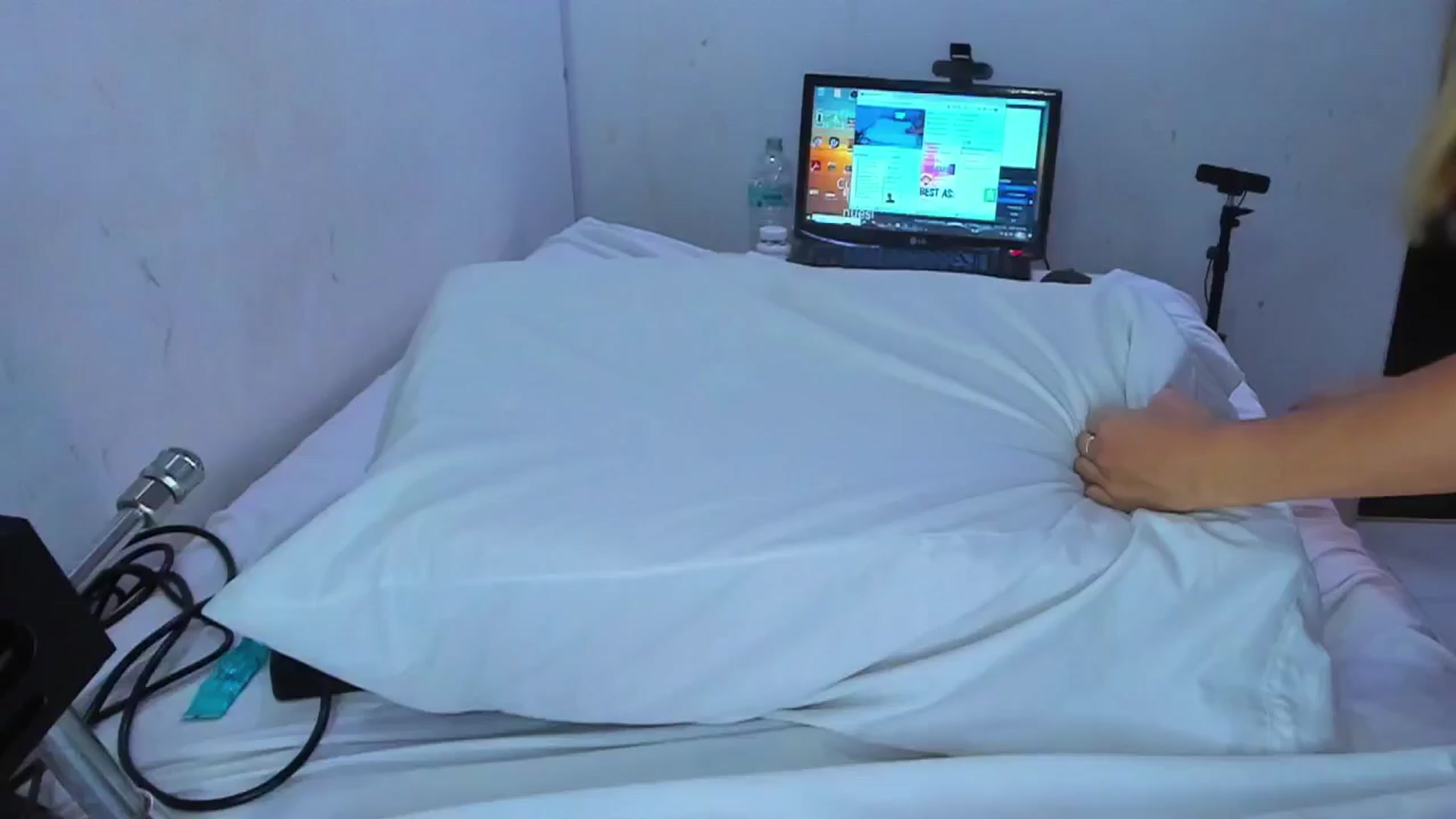 Gallery image thumbnail from SweetNinotCHk's myfreecams stream on, 04/30/2025, 19:11 image 6 of 20