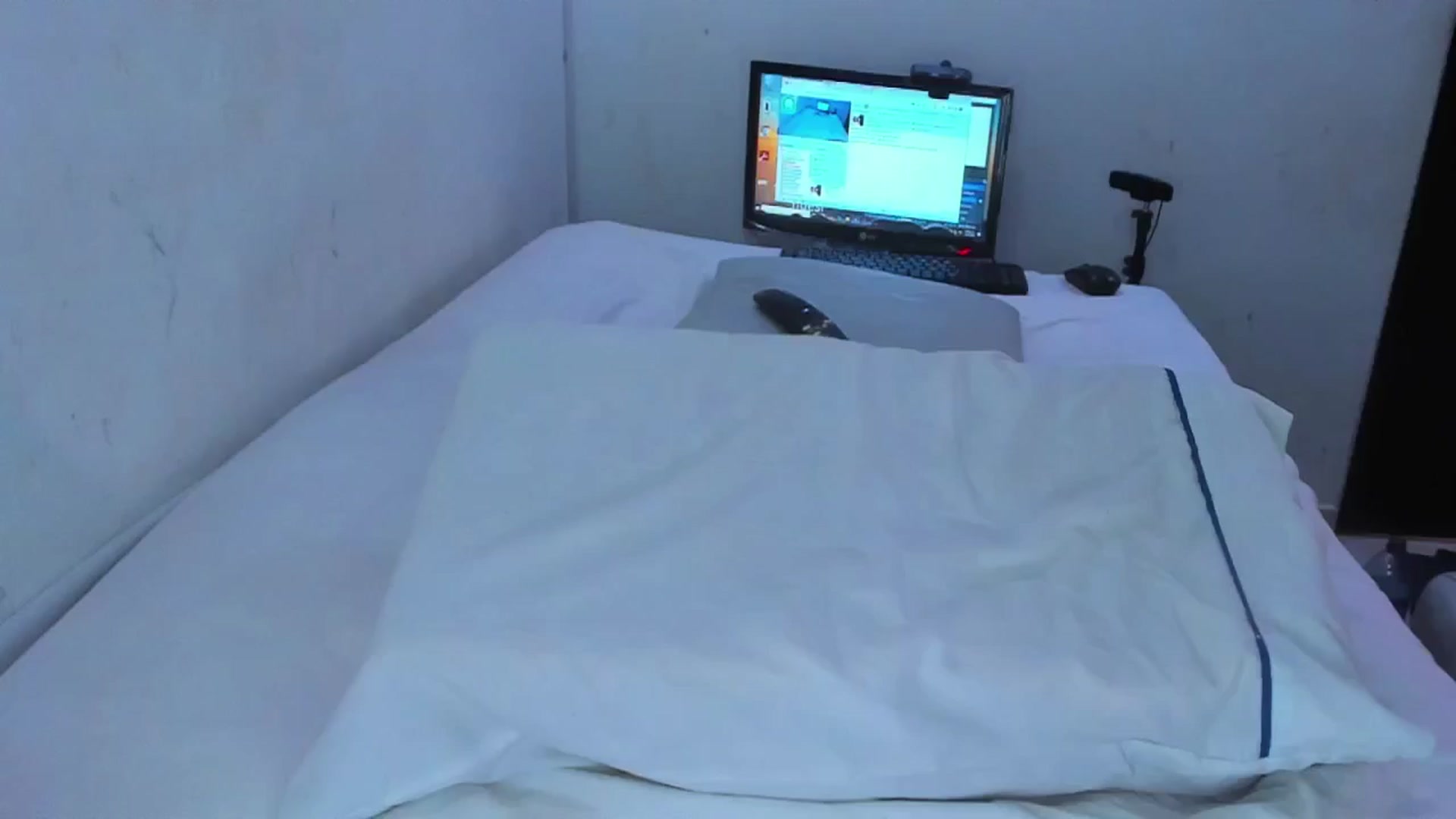 Gallery image thumbnail from SweetNinotCHk's myfreecams stream on, 05/12/2025, 17:07 image 18 of 20
