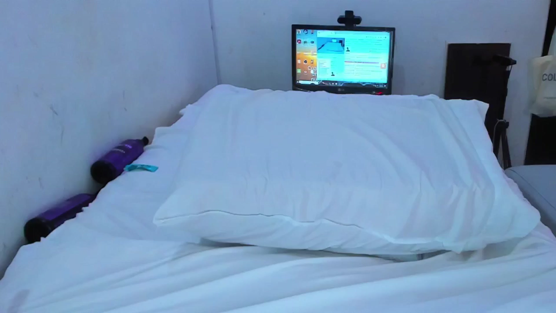 Gallery image thumbnail from SweetNinotCHk's myfreecams stream on, 06/27/2025, 19:32 image 9 of 20